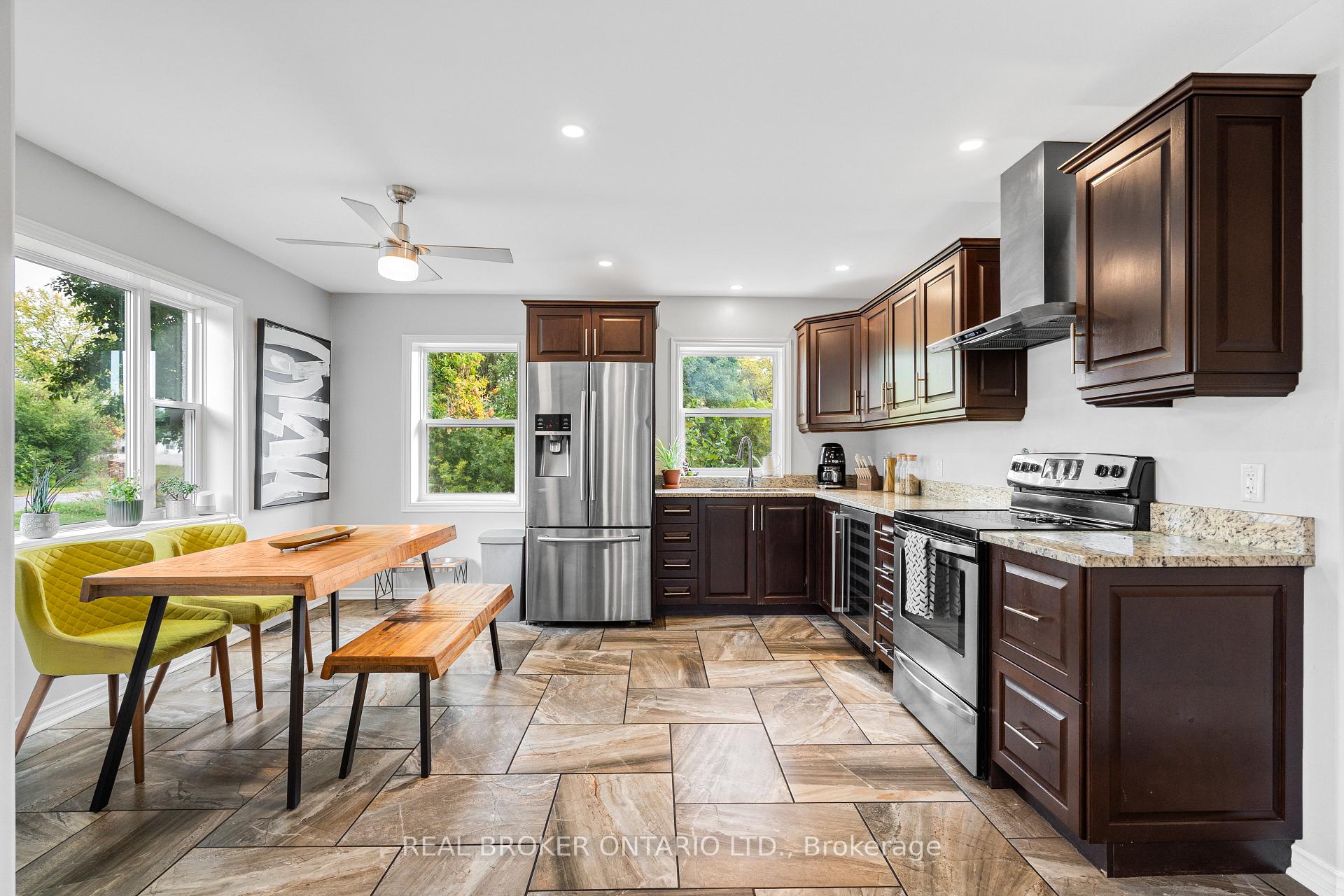 Photo 7 of 60 Union Street, Smiths Falls — HOMEH