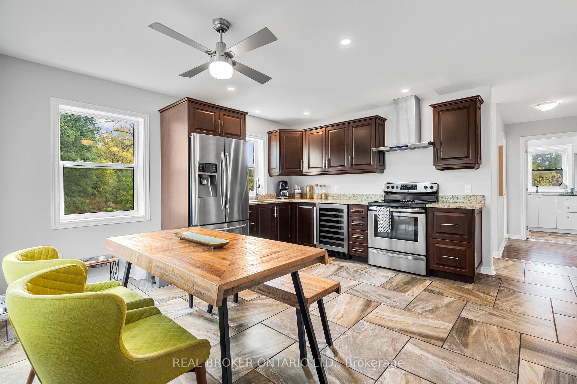 Photo 9 of 60 Union Street, Smiths Falls — HOMEH