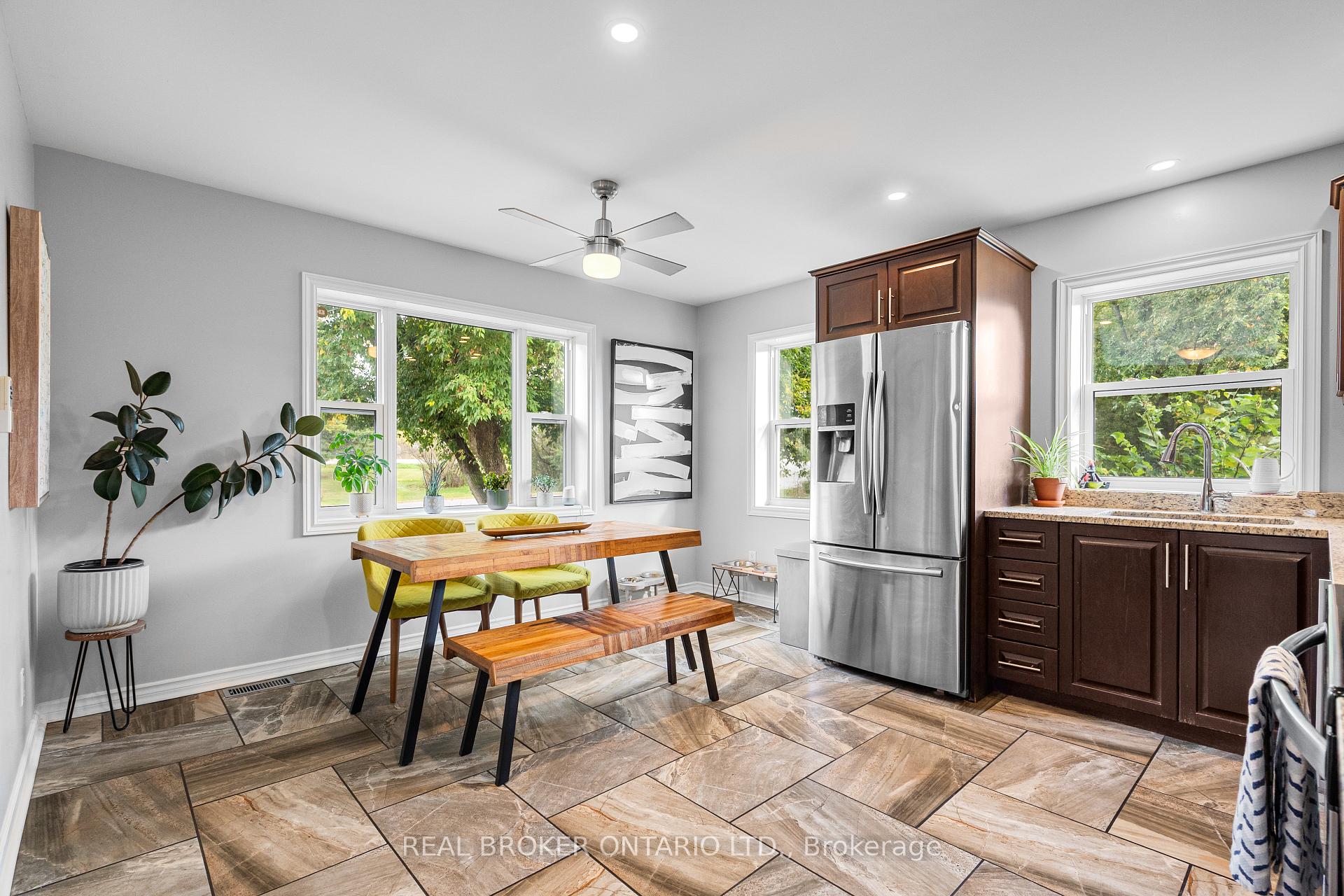 Photo 10 of 60 Union Street, Smiths Falls — HOMEH