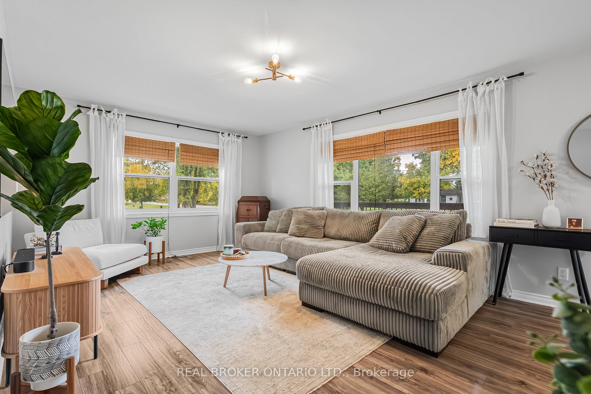 Photo 17 of 60 Union Street, Smiths Falls — HOMEH