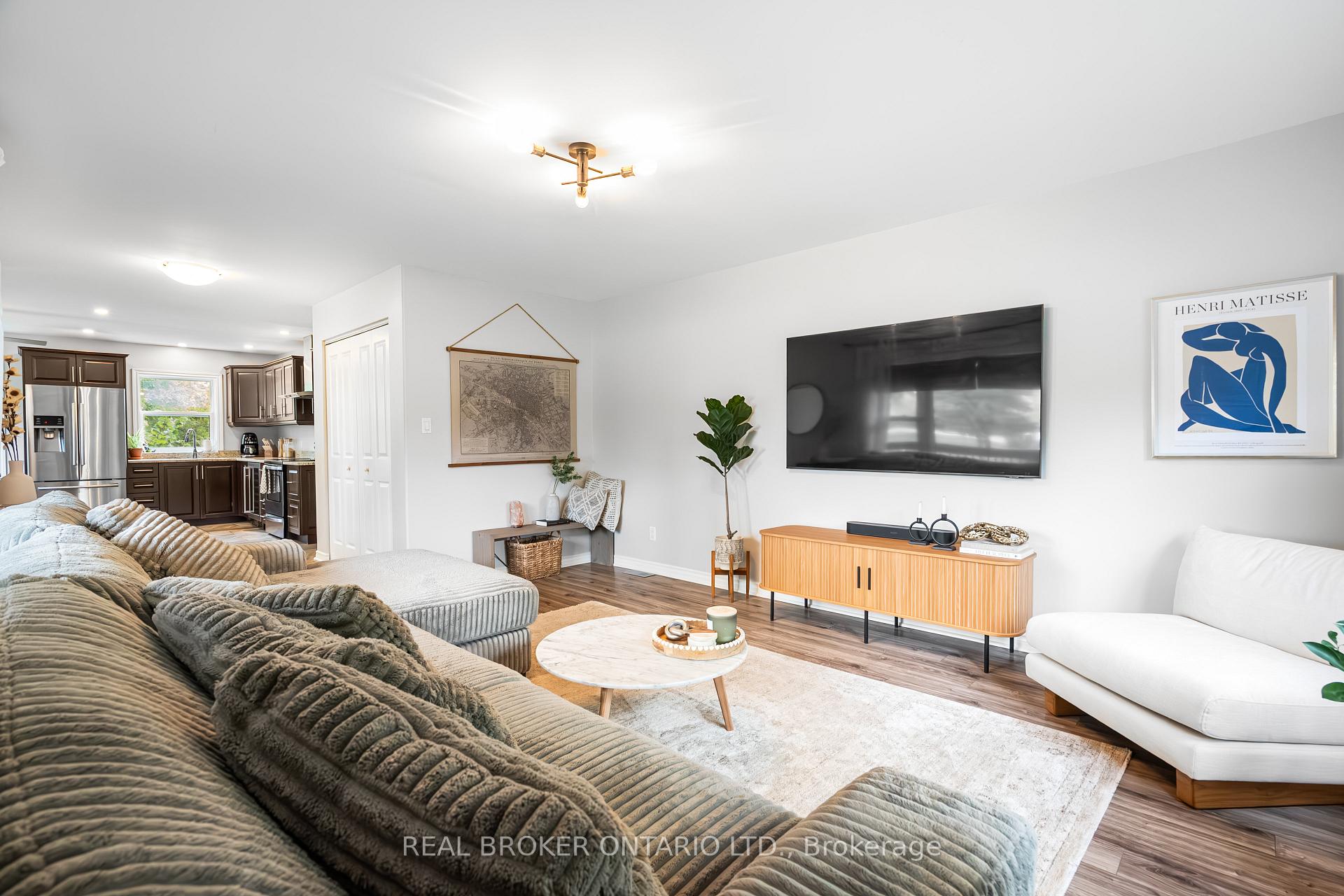 Photo 18 of 60 Union Street, Smiths Falls — HOMEH