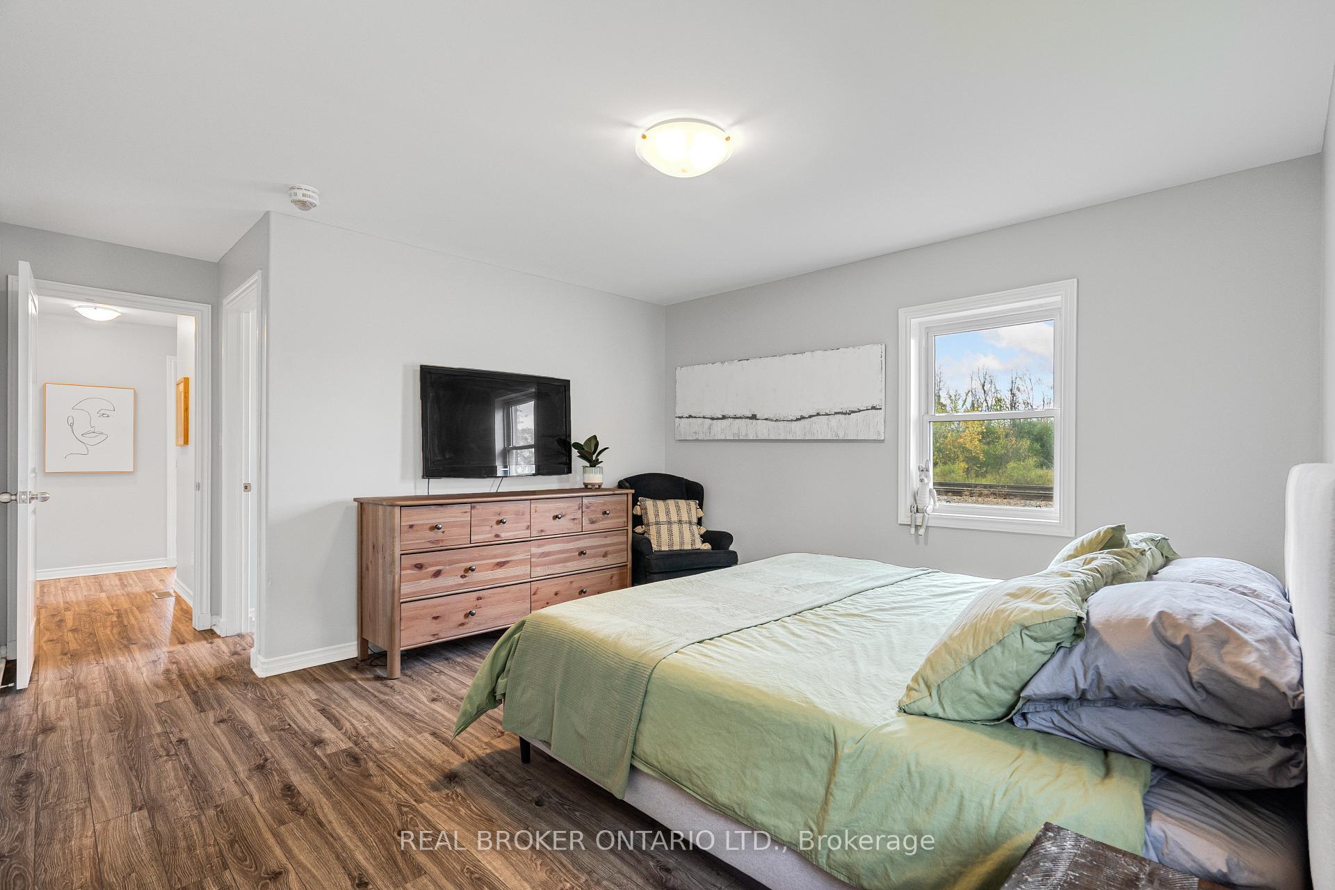 Photo 23 of 60 Union Street, Smiths Falls — HOMEH