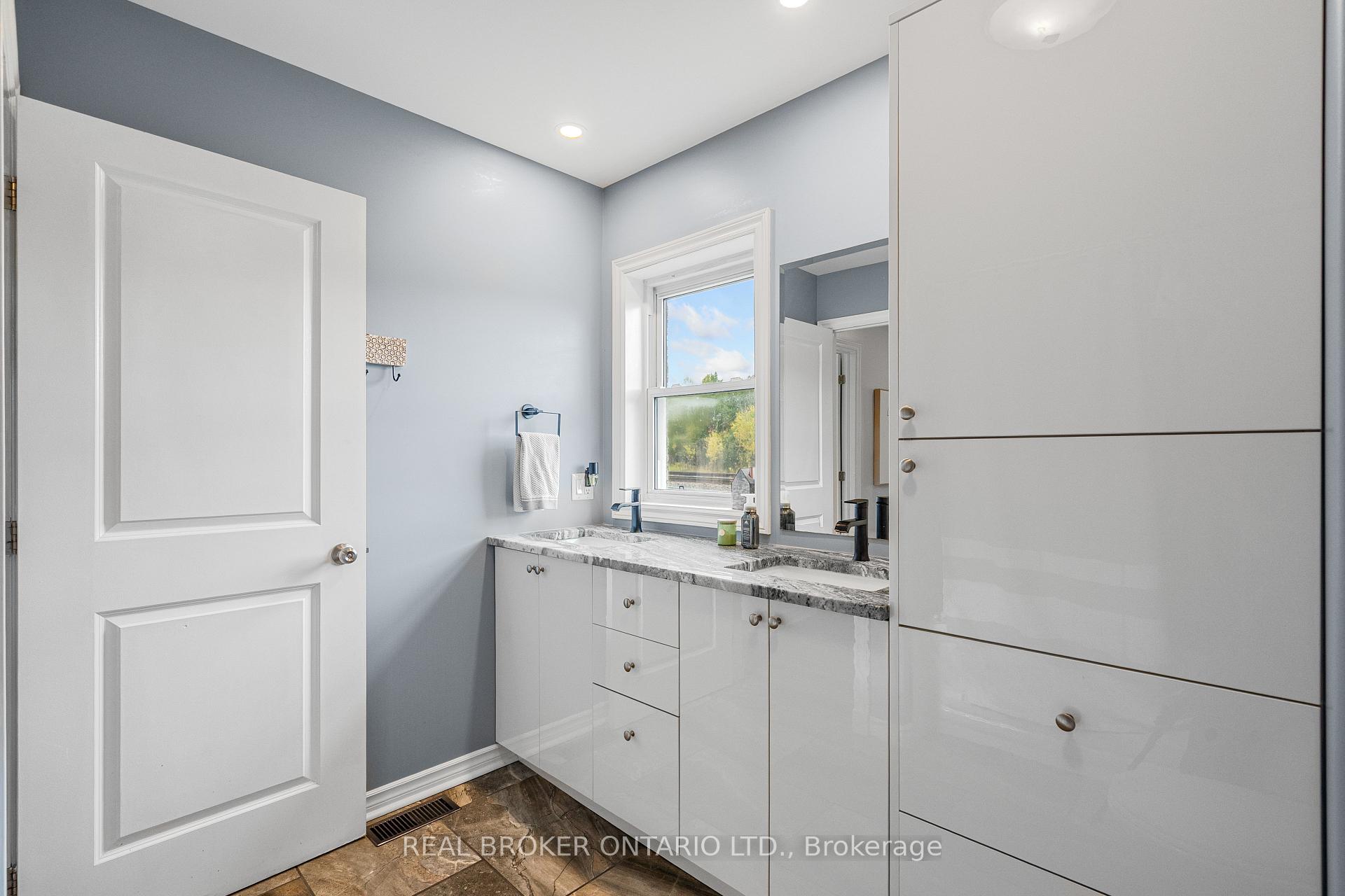 Photo 26 of 60 Union Street, Smiths Falls — HOMEH
