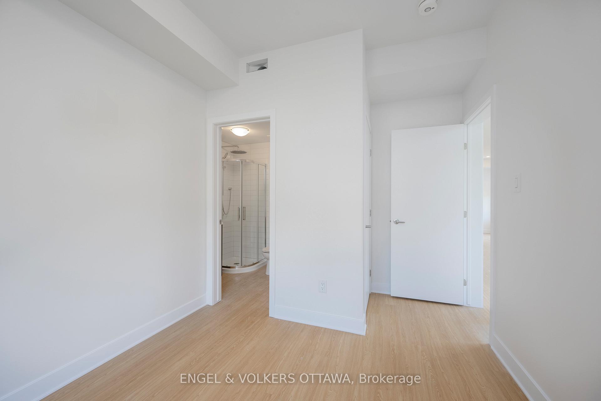 Photo 9 of 5 Winlock Crescent, Ottawa, Craig Henry/Woodvale — HOMEH