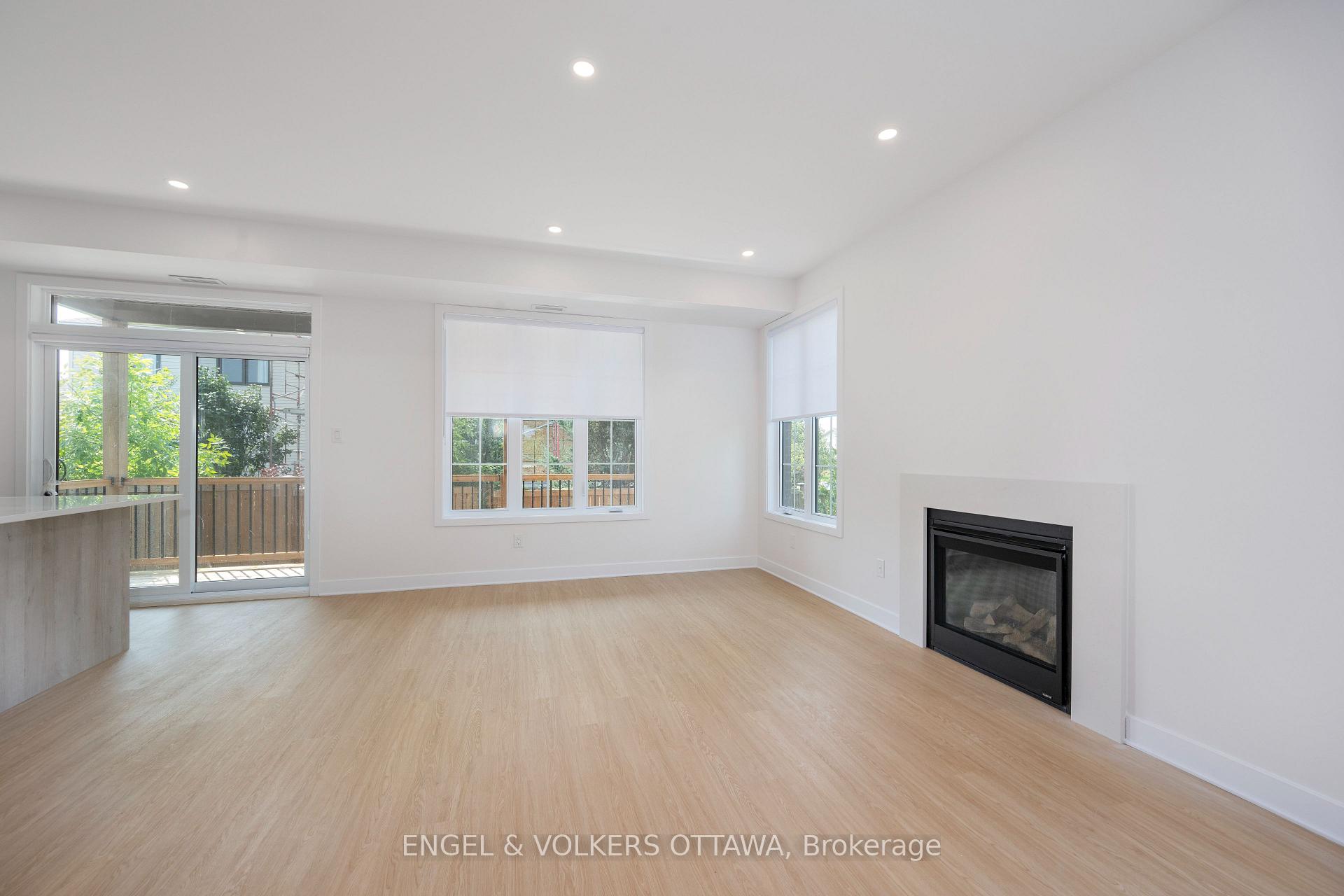 Photo 12 of 5 Winlock Crescent, Ottawa, Craig Henry/Woodvale — HOMEH