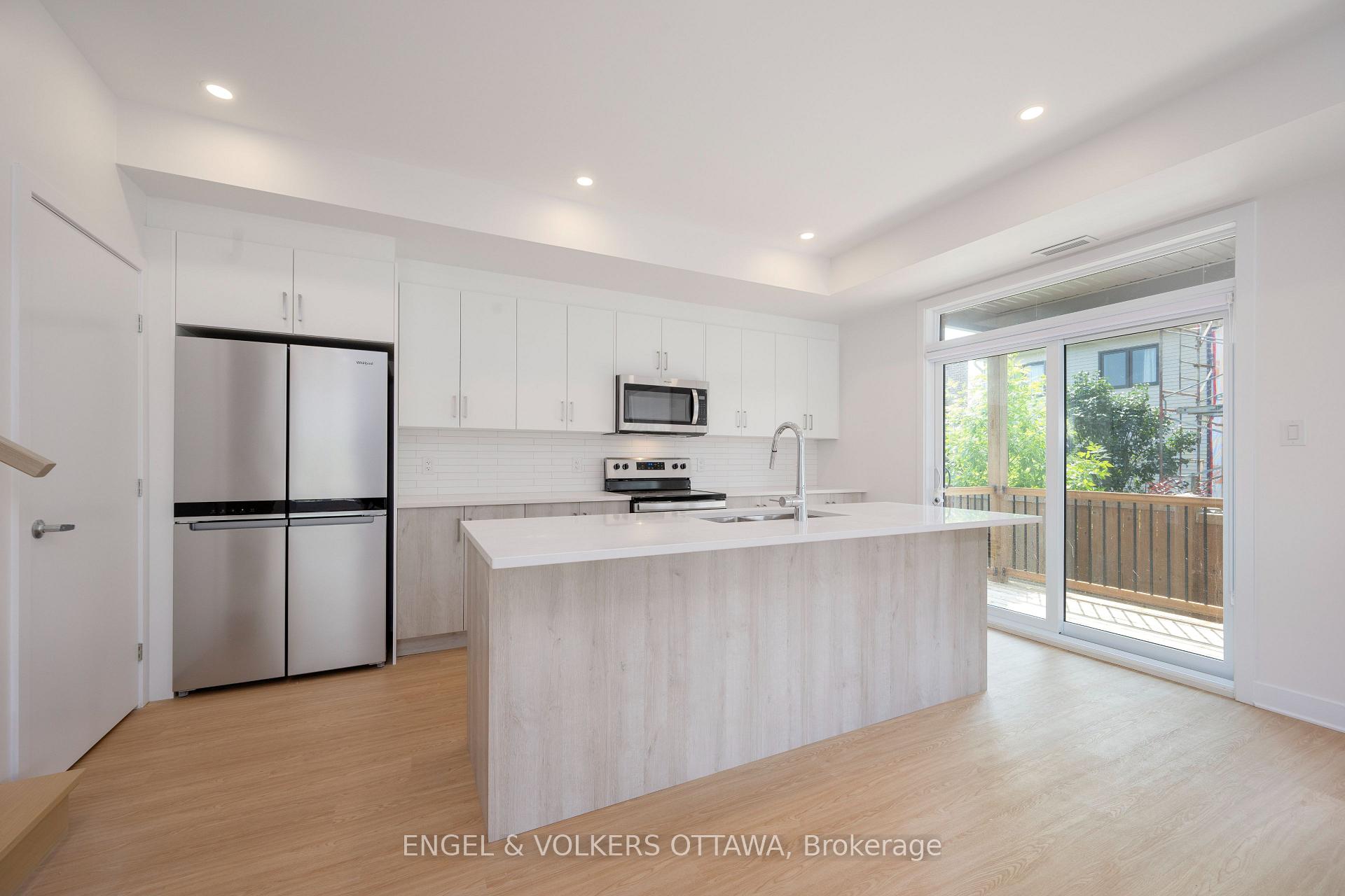 Photo 13 of 5 Winlock Crescent, Ottawa, Craig Henry/Woodvale — HOMEH