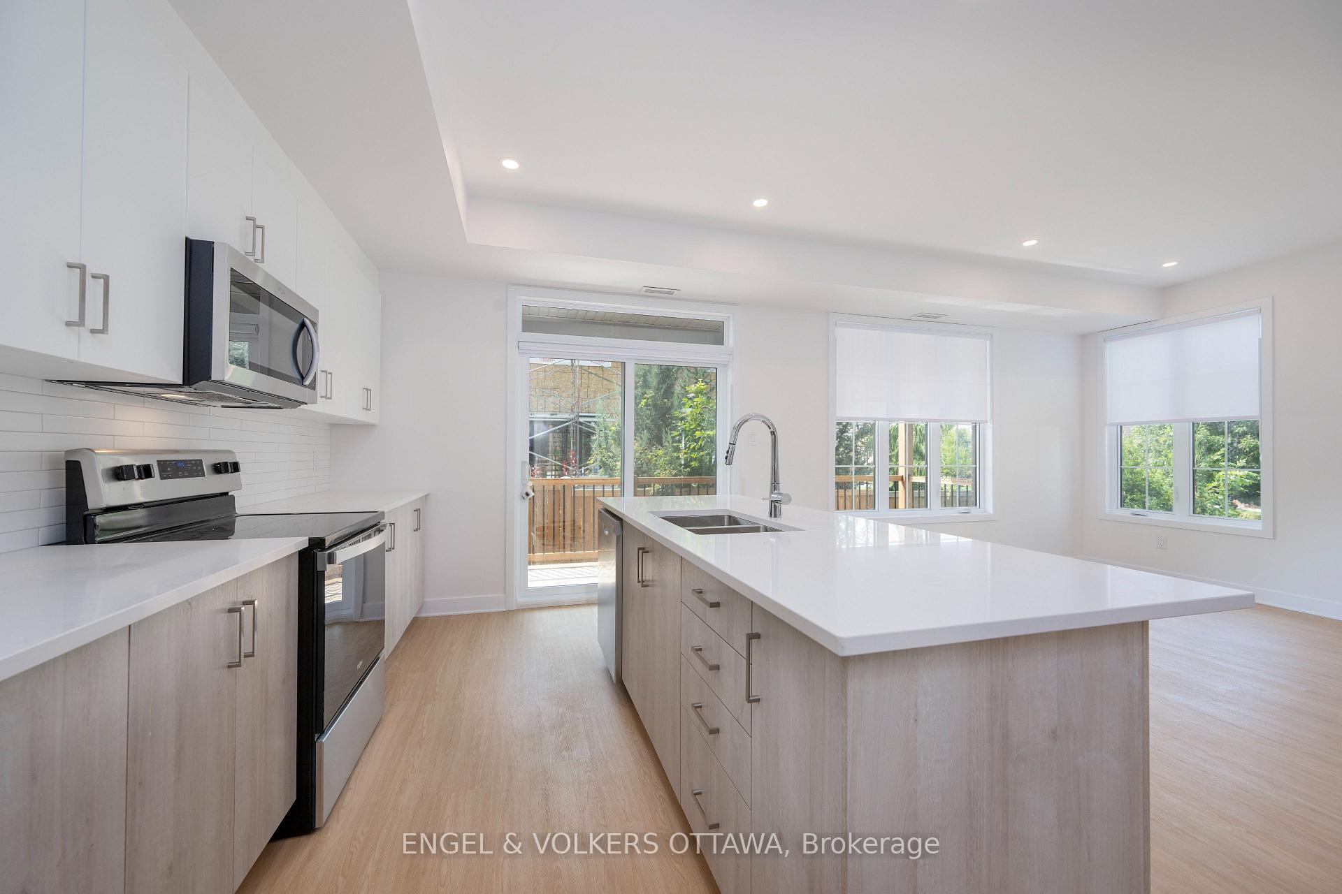 Photo 21 of 5 Winlock Crescent, Ottawa, Craig Henry/Woodvale — HOMEH