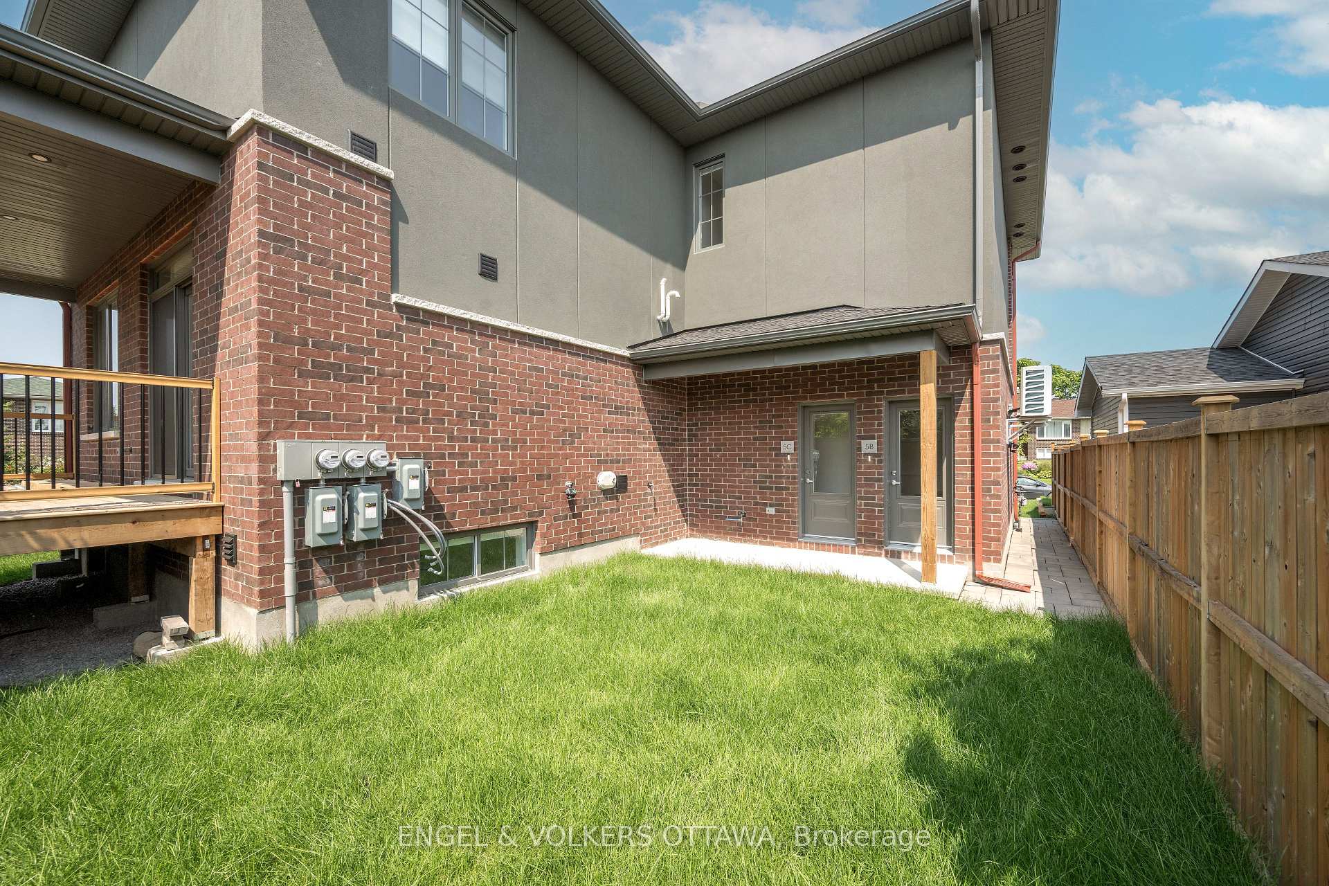 Photo 35 of 5 Winlock Crescent, Ottawa, Craig Henry/Woodvale — HOMEH