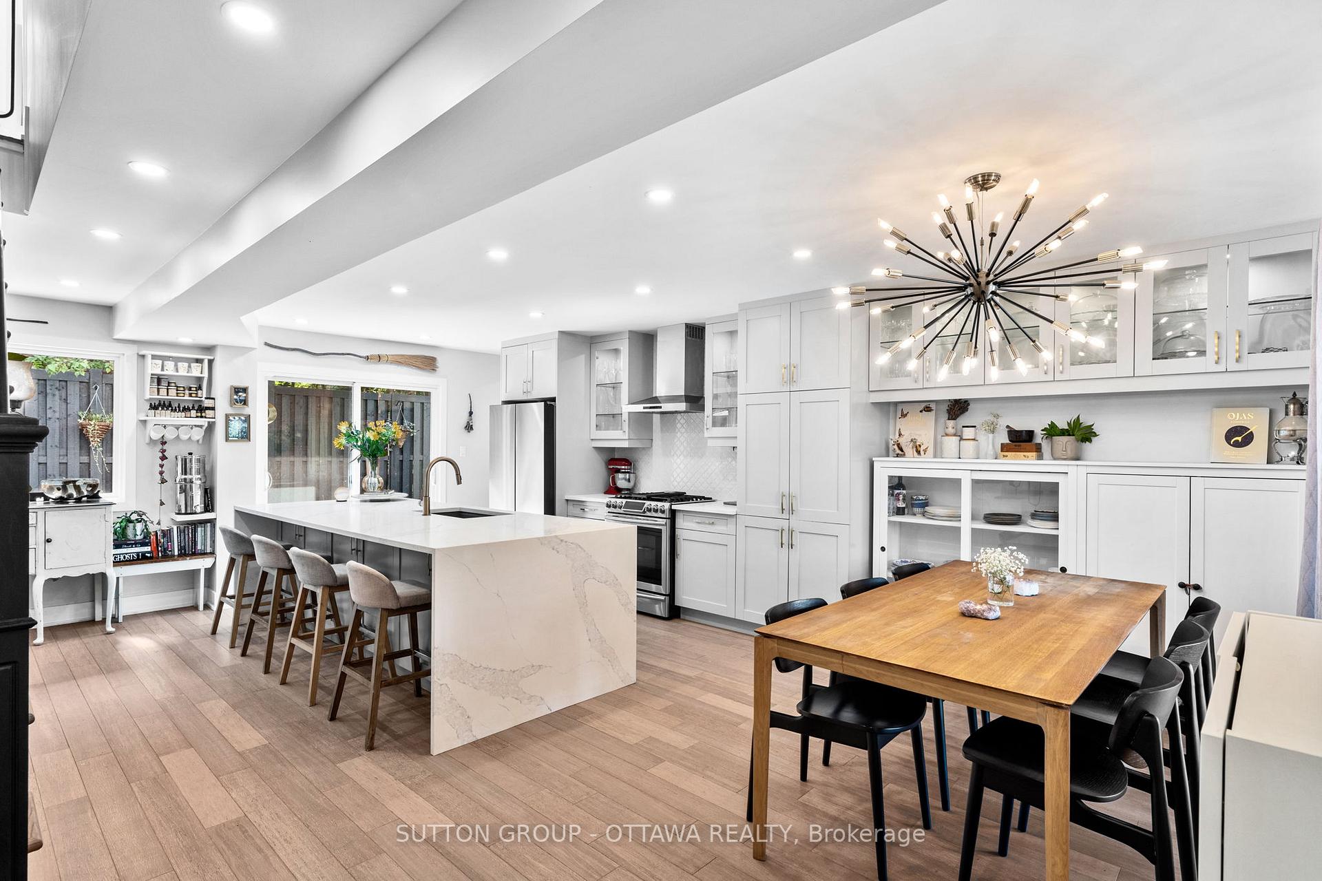 Photo 4 of 100 Monterey Drive, Ottawa, Leslie Park — HOMEH