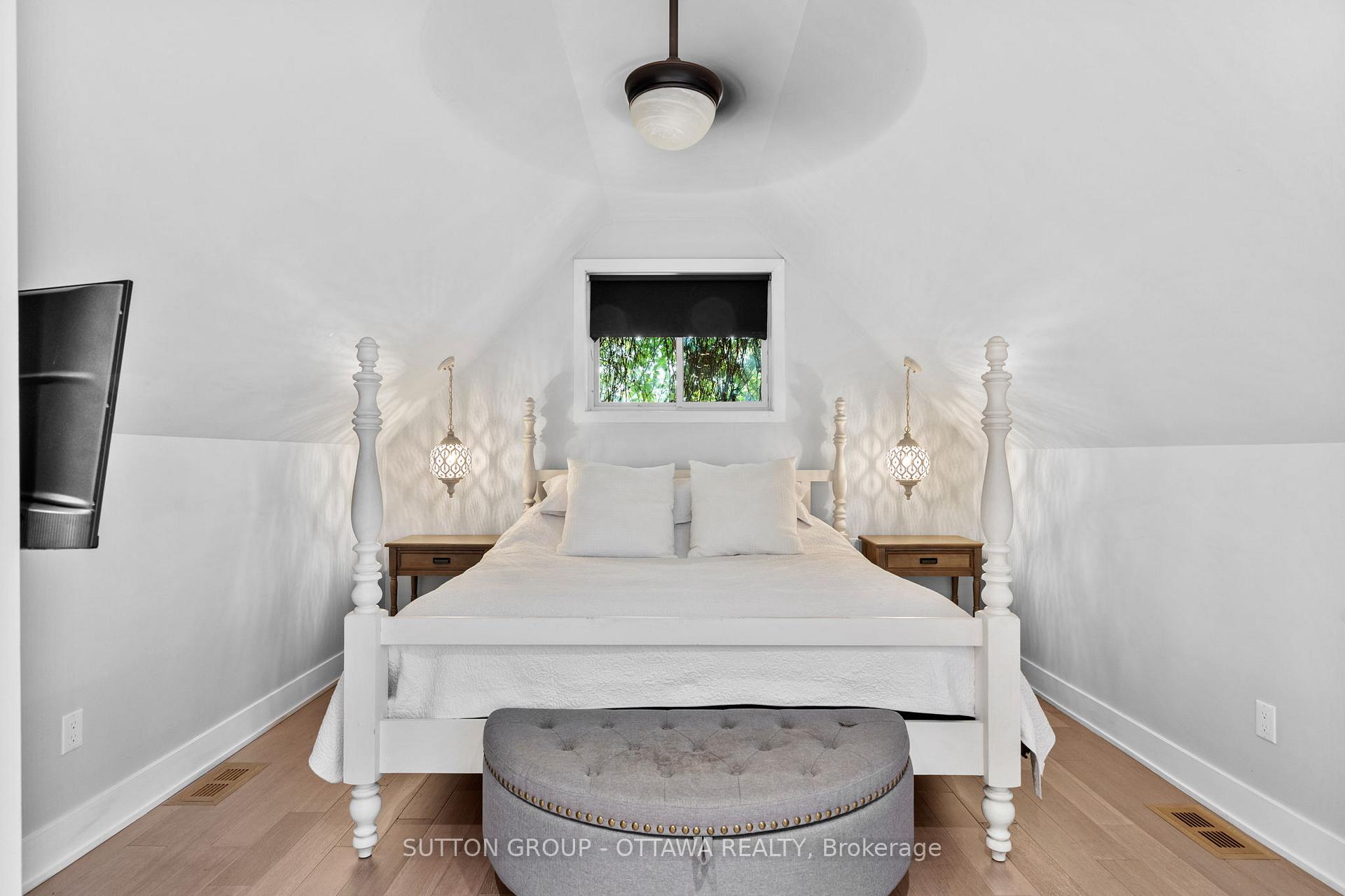 Photo 25 of 100 Monterey Drive, Ottawa, Leslie Park — HOMEH
