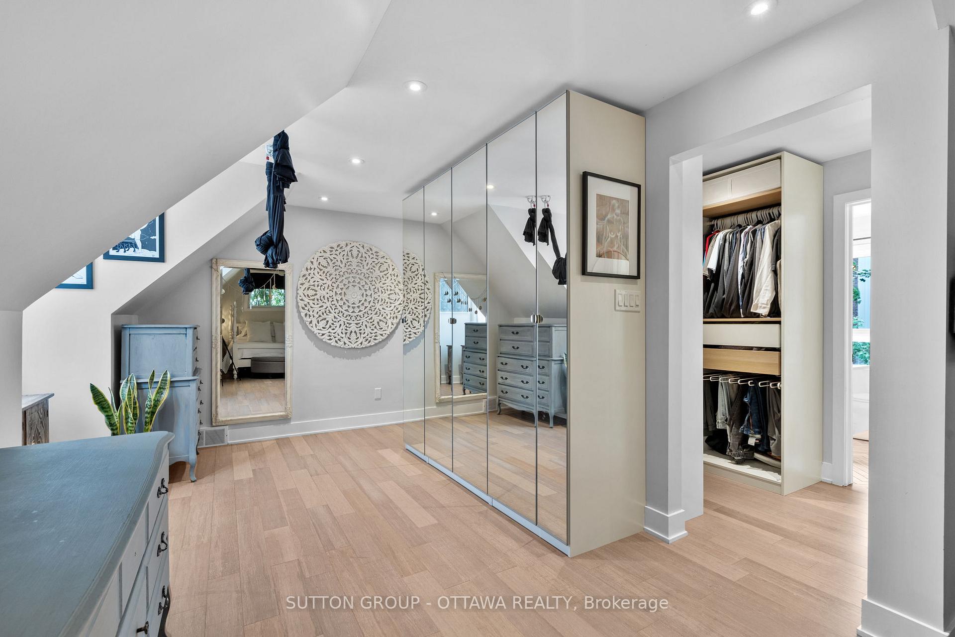 Photo 27 of 100 Monterey Drive, Ottawa, Leslie Park — HOMEH