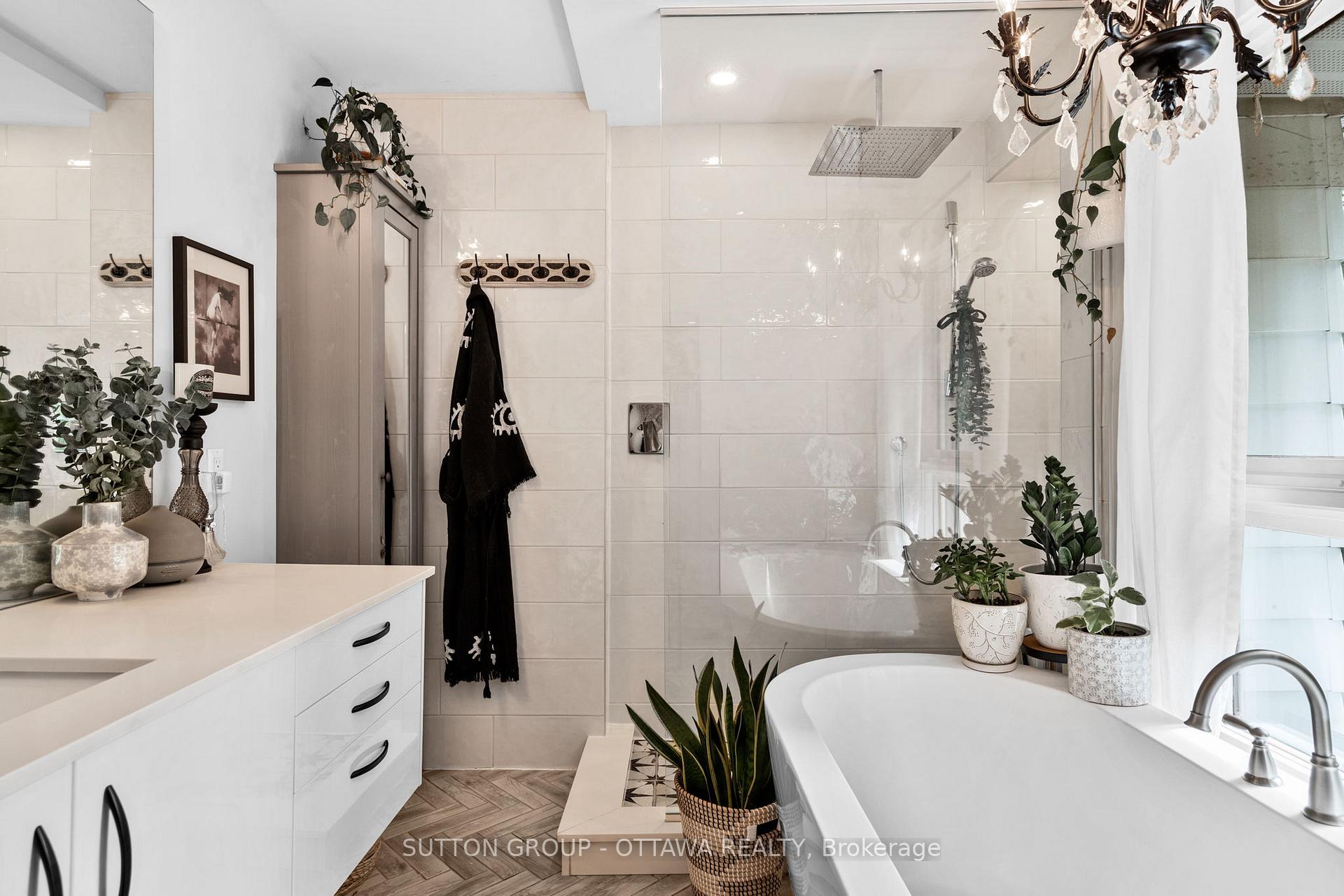 Photo 30 of 100 Monterey Drive, Ottawa, Leslie Park — HOMEH