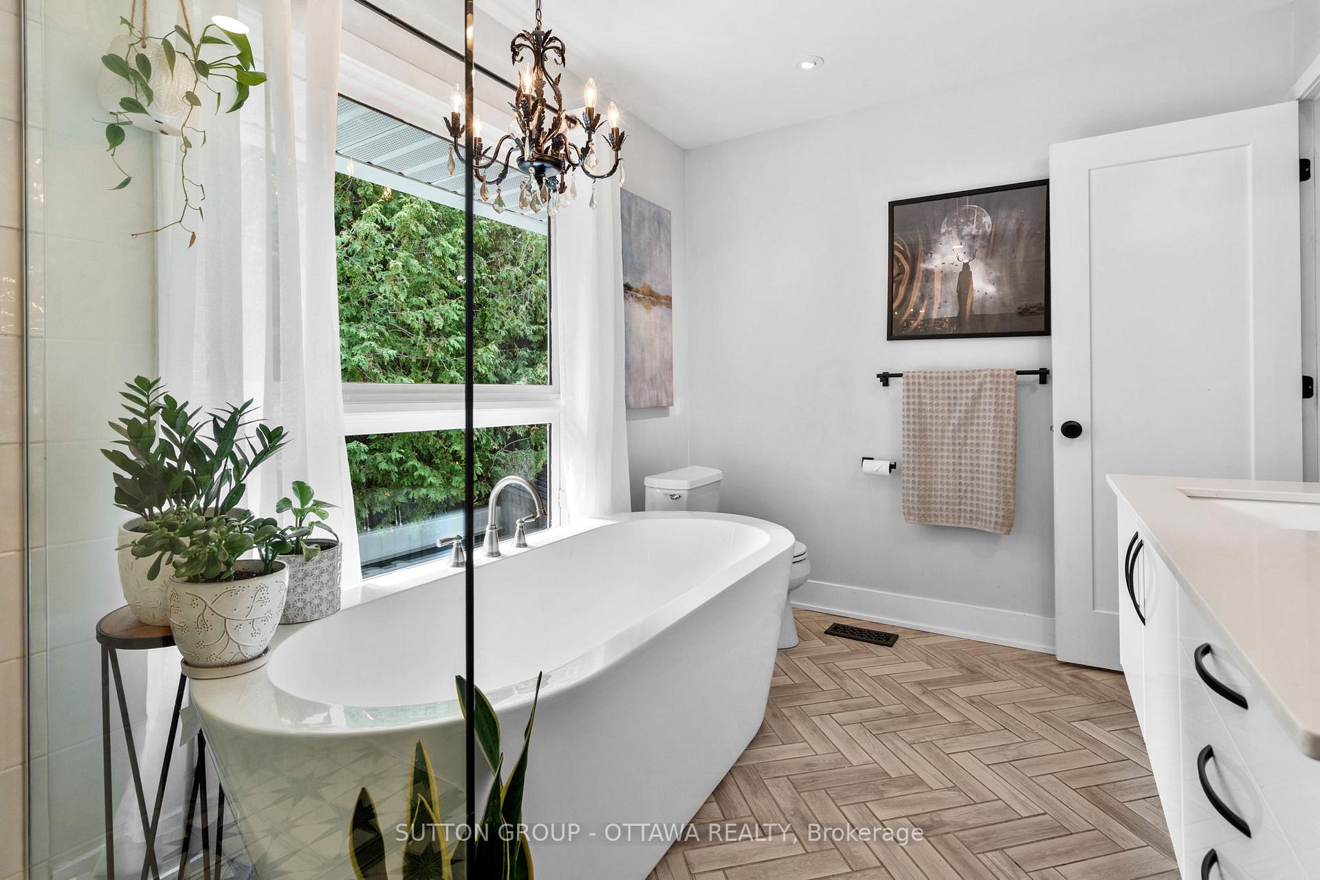 Photo 31 of 100 Monterey Drive, Ottawa, Leslie Park — HOMEH