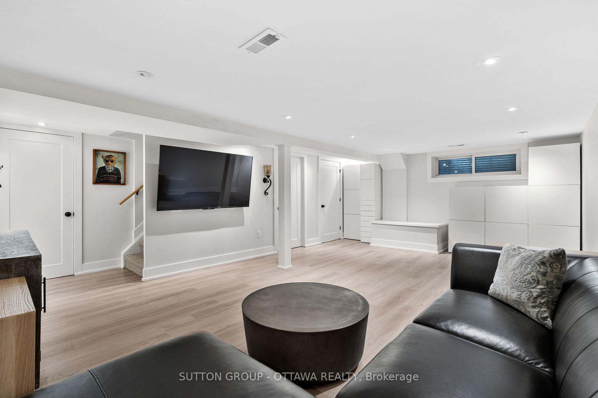 Photo 34 of 100 Monterey Drive, Ottawa, Leslie Park — HOMEH