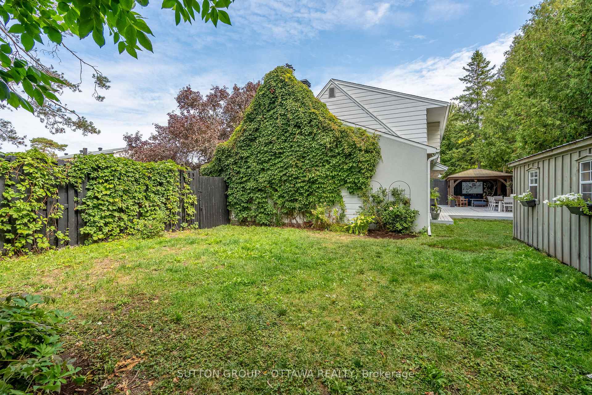 Photo 44 of 100 Monterey Drive, Ottawa, Leslie Park — HOMEH