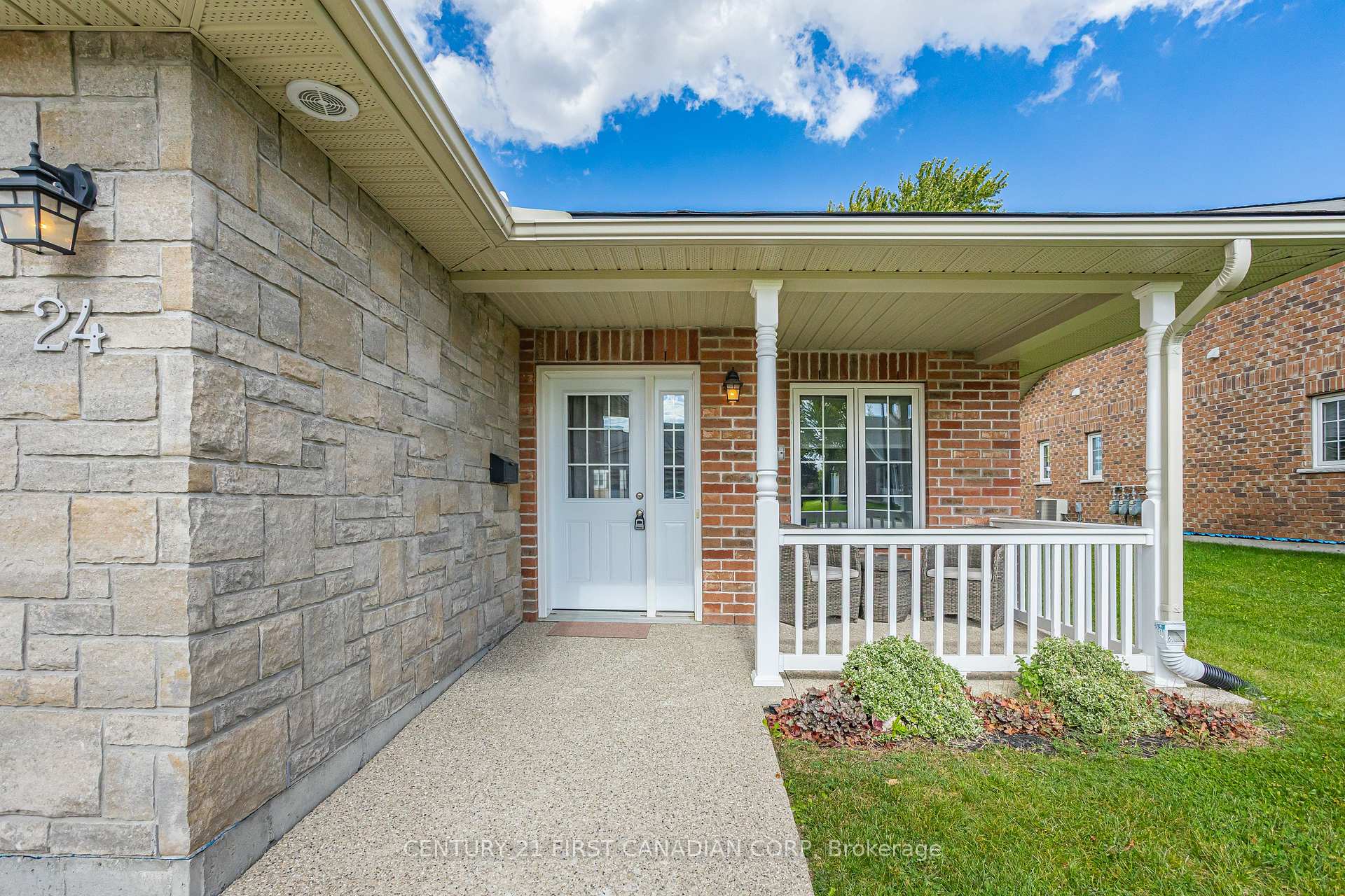 Photo 5 of 24 Devon Drive, South Huron, Exeter — HOMEH