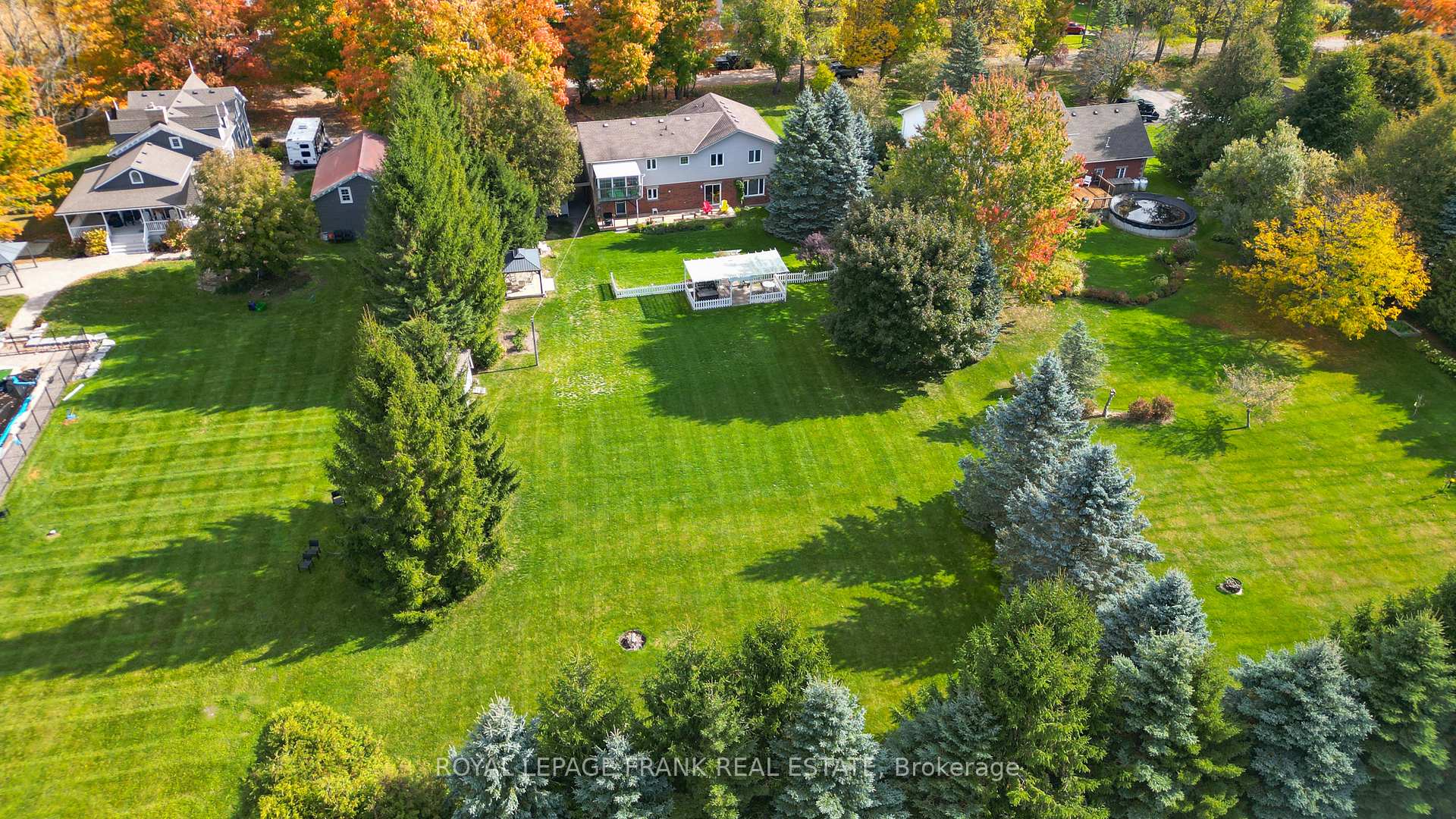 Photo 4 of 28 Palace Street, Scugog, Rural Scugog — HOMEH