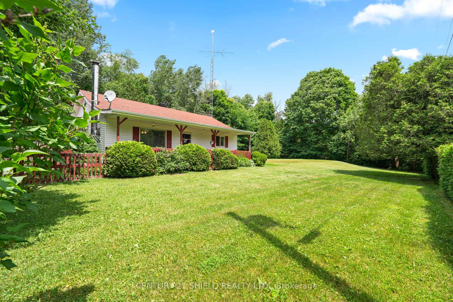 Photo 5 of 3842 Lakeside Drive, South Glengarry, South Glengarry (Lancaster) Twp — HOMEH