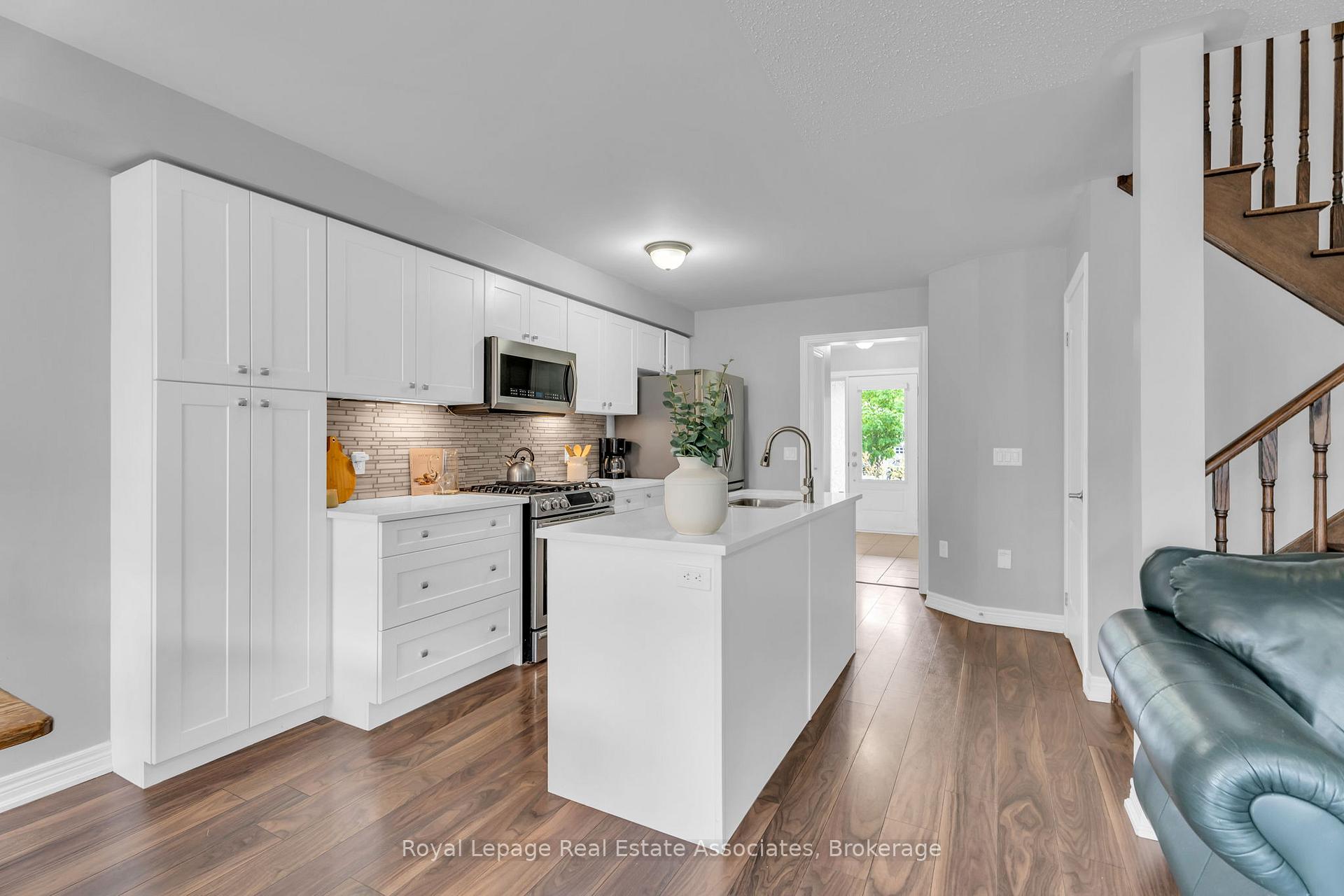 Photo 8 of 822 Cook Crescent, Shelburne — HOMEH