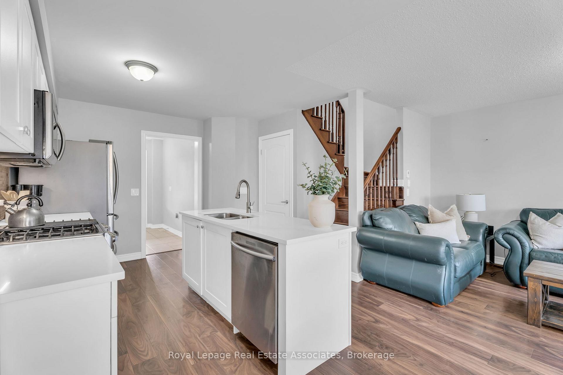 Photo 11 of 822 Cook Crescent, Shelburne — HOMEH
