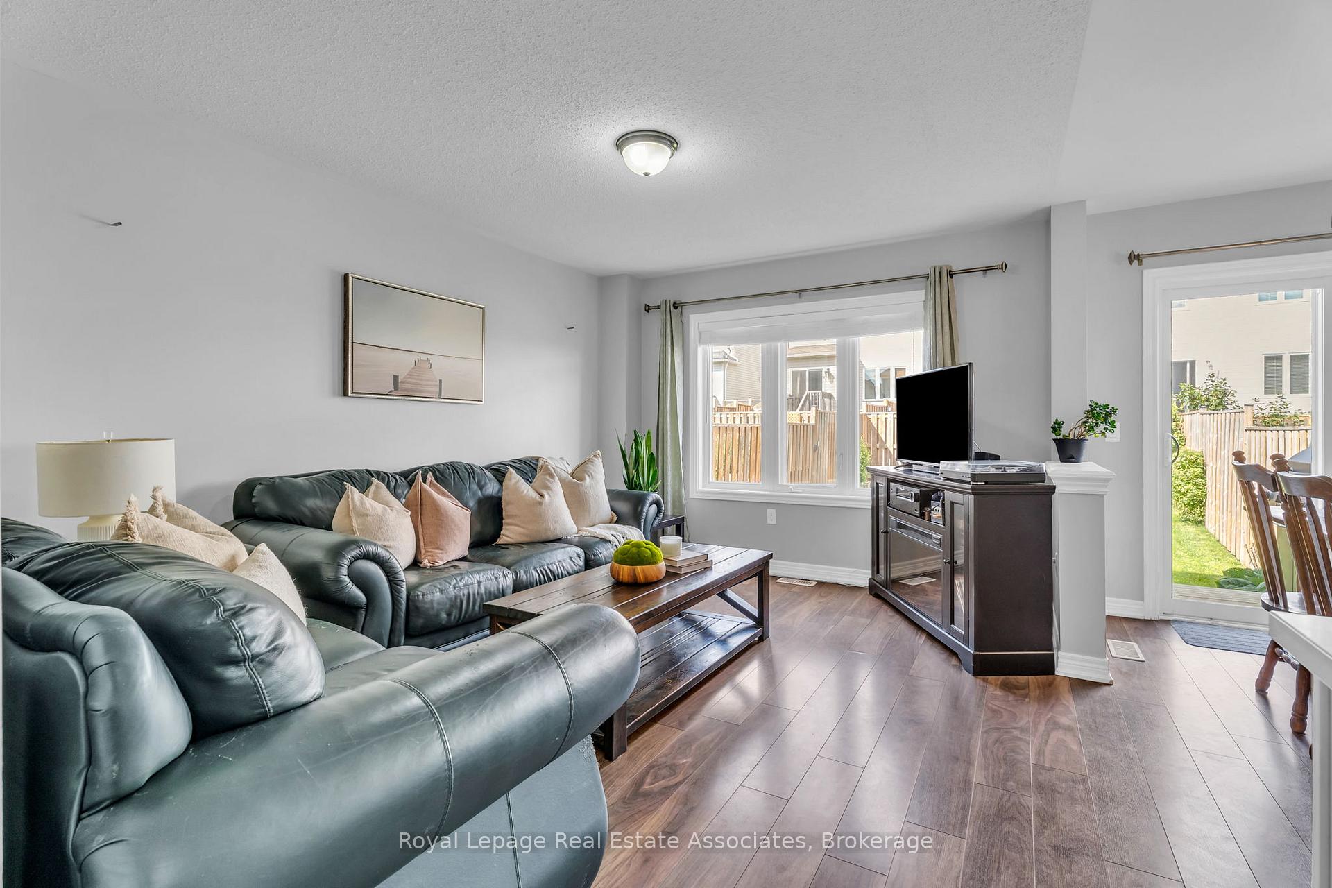 Photo 15 of 822 Cook Crescent, Shelburne — HOMEH