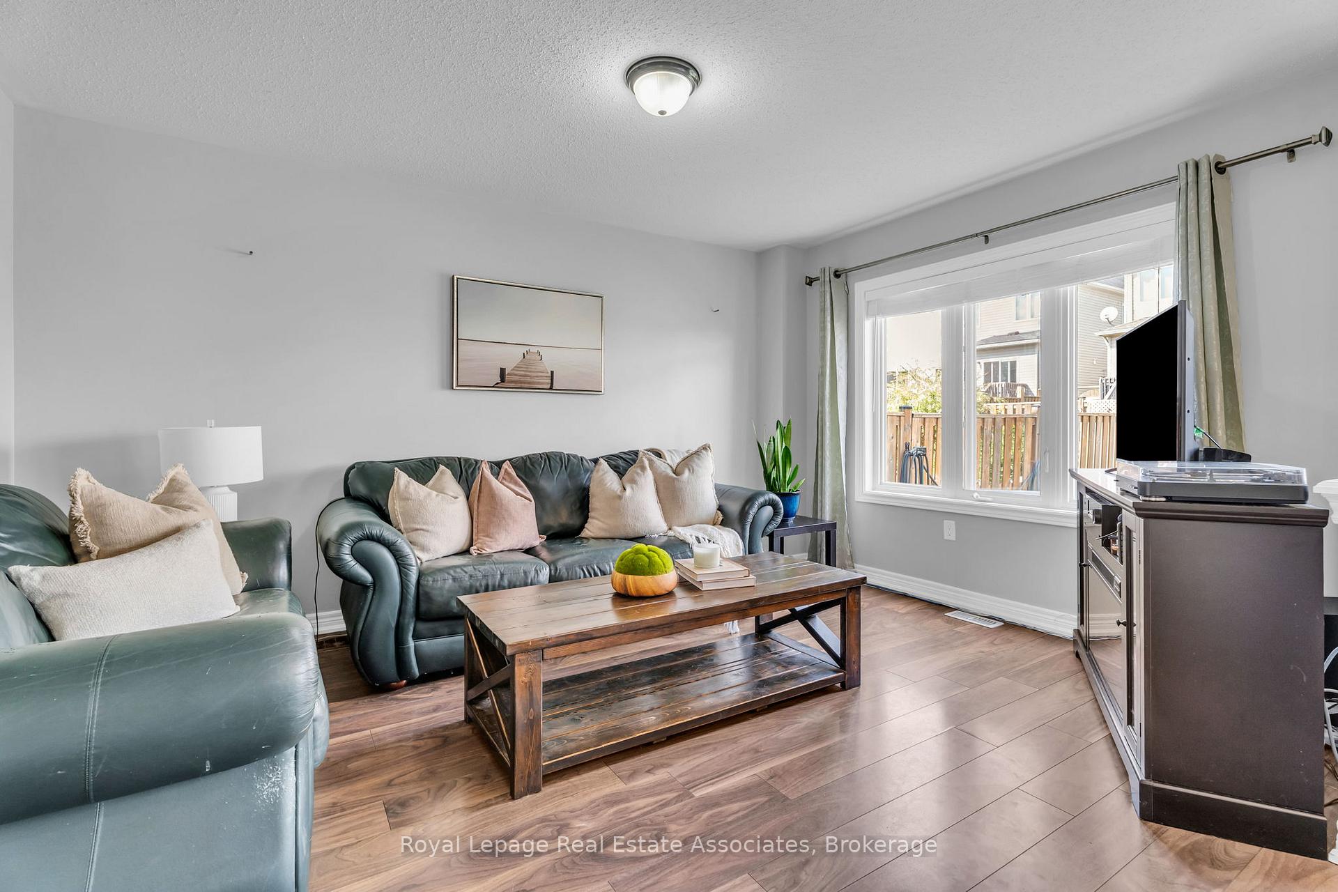 Photo 18 of 822 Cook Crescent, Shelburne — HOMEH