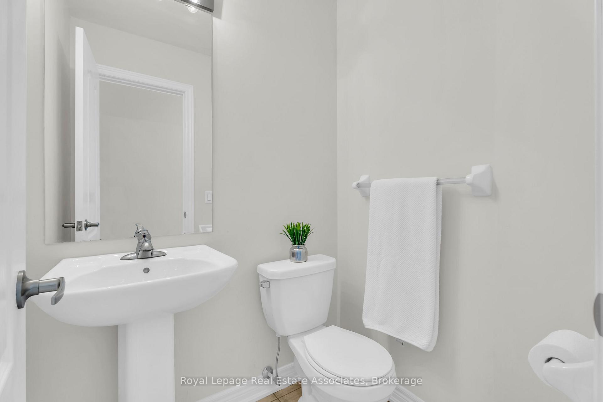 Photo 20 of 822 Cook Crescent, Shelburne — HOMEH