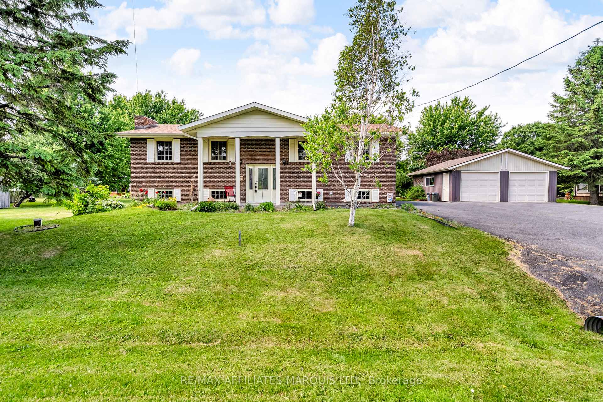 Photo 1 of 18227 Oak Drive, South Glengarry, South Glengarry (Charlottenburgh) Twp — HOMEH
