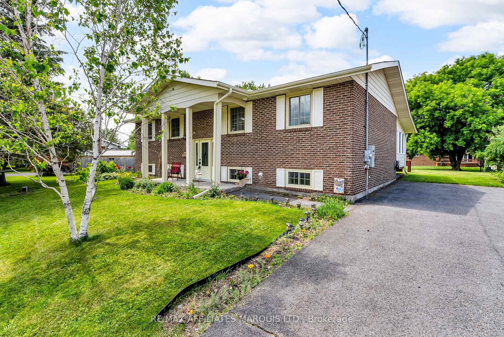 Photo 2 of 18227 Oak Drive, South Glengarry, South Glengarry (Charlottenburgh) Twp — HOMEH