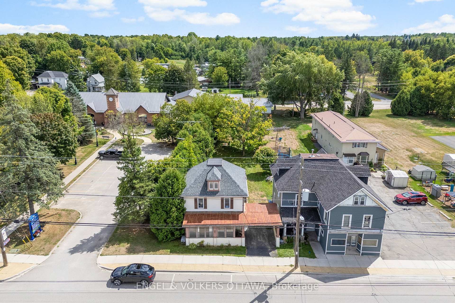 Photo 29 of 39 Main Street, Rideau Lakes, Rideau Lakes (South Crosby) Twp — HOMEH