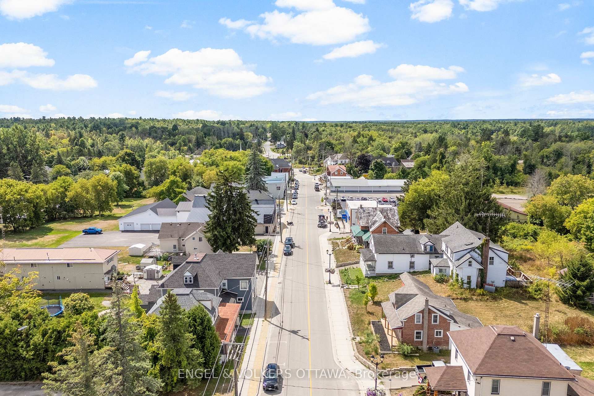 Photo 32 of 39 Main Street, Rideau Lakes, Rideau Lakes (South Crosby) Twp — HOMEH