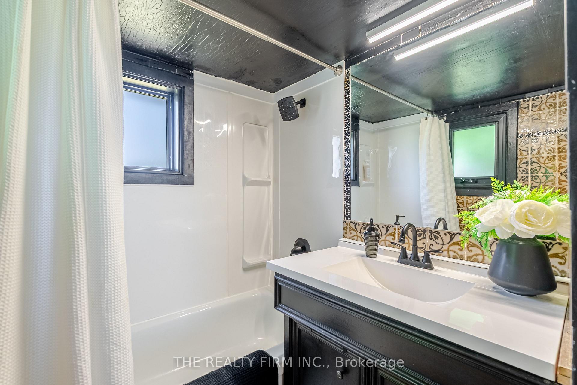 Photo 9 of 174 Omara Street, Southwest Middlesex, Glencoe — HOMEH