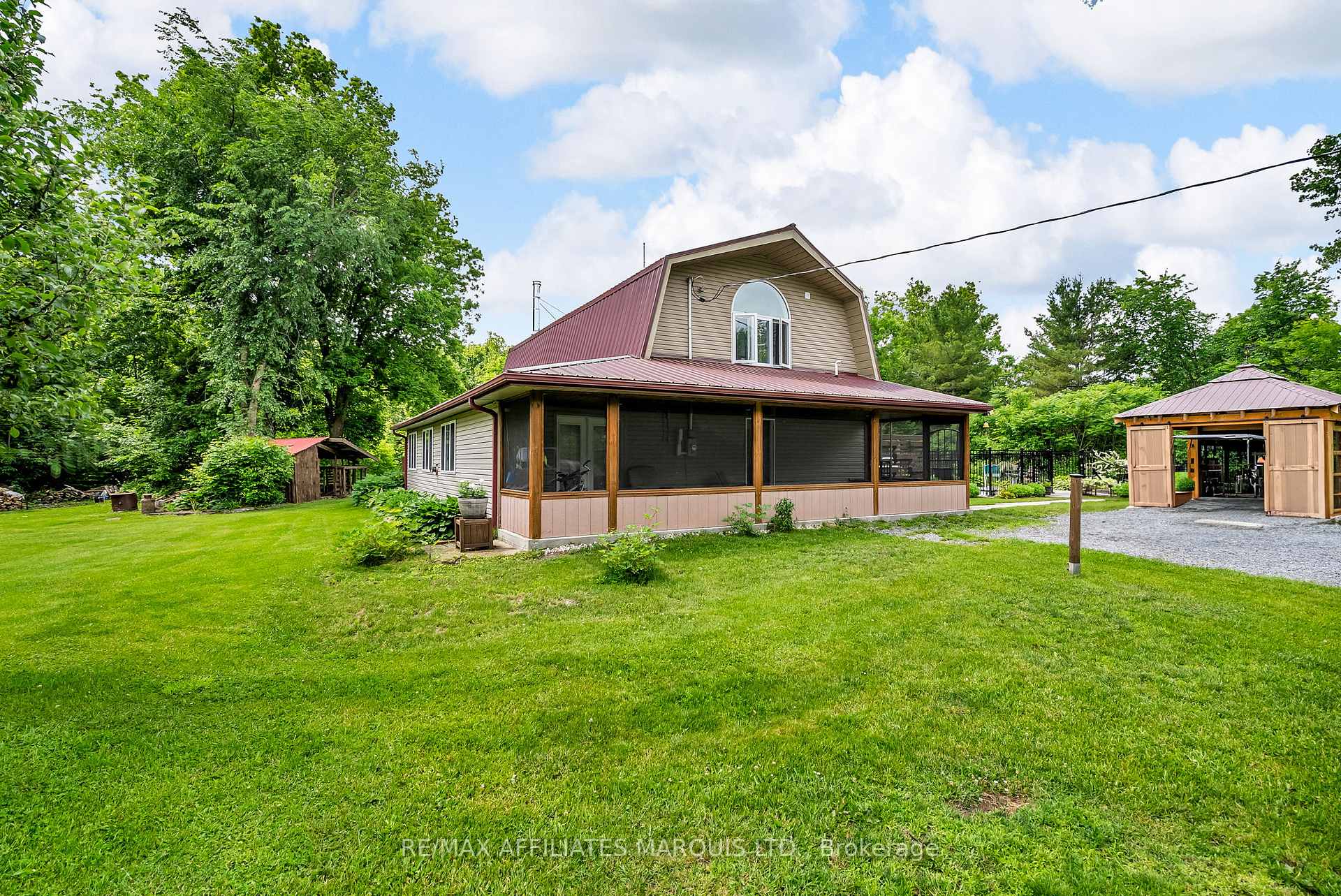 Photo 2 of 19738 Doonan Road, South Glengarry, South Glengarry (Charlottenburgh) Twp — HOMEH