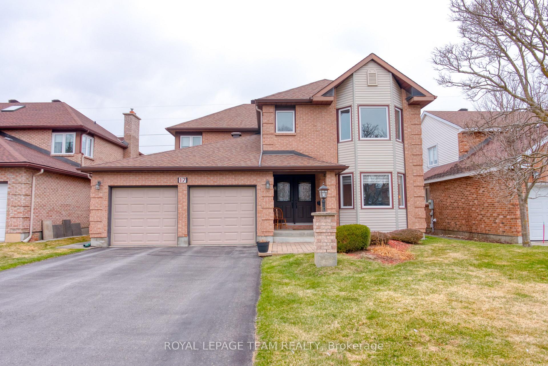 Front of 17 Arbuckle Crescent