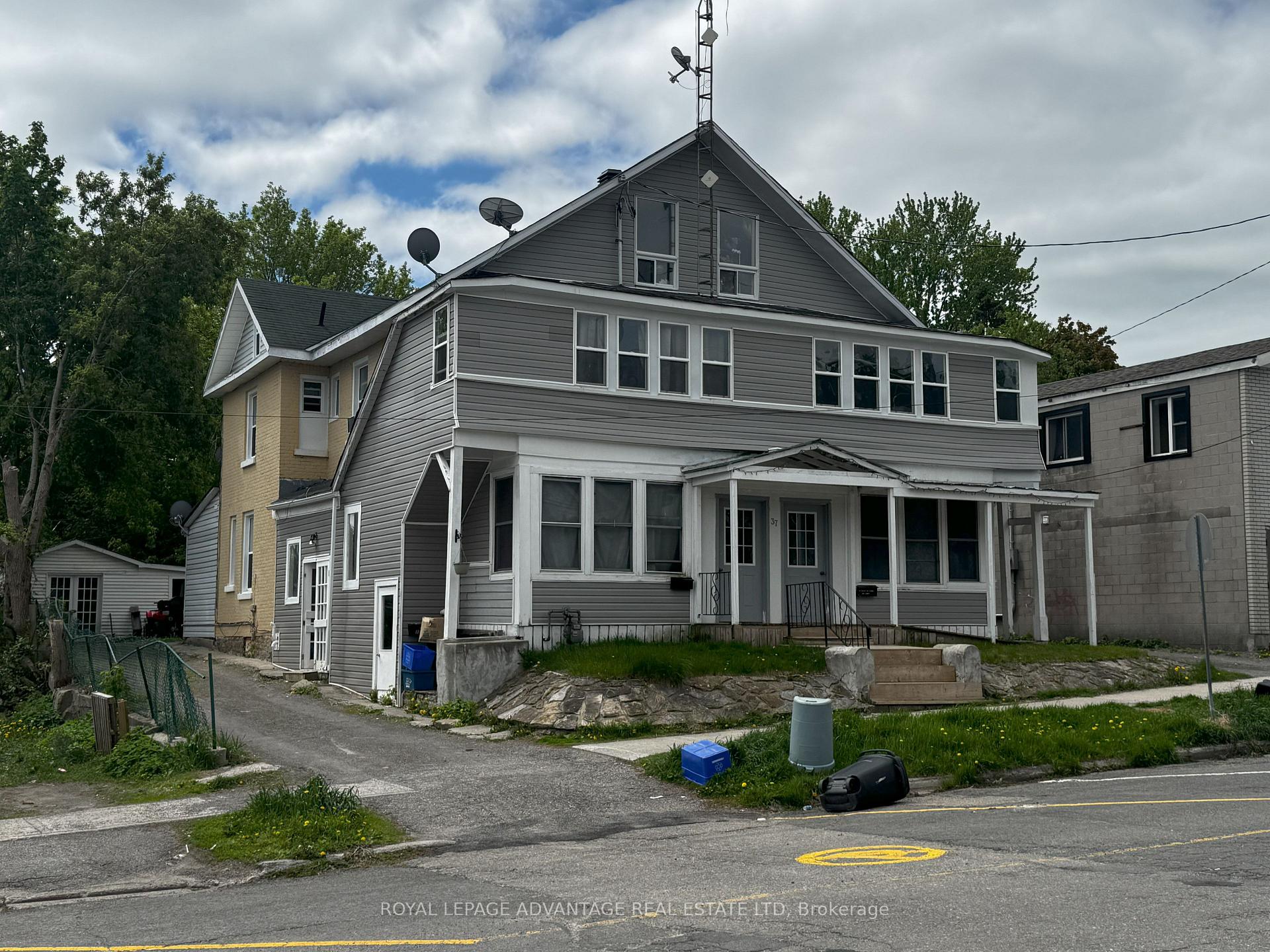 Photo 1 of 37 Main Street W, Smiths Falls — HOMEH