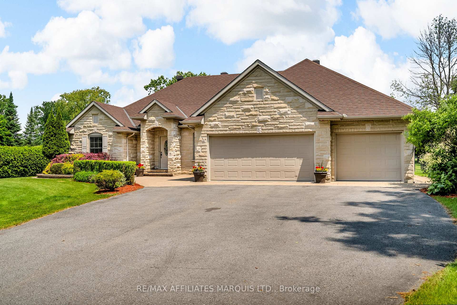 Photo 3 of 6677 Sutherland Avenue, South Glengarry, South Glengarry (Charlottenburgh) Twp — HOMEH