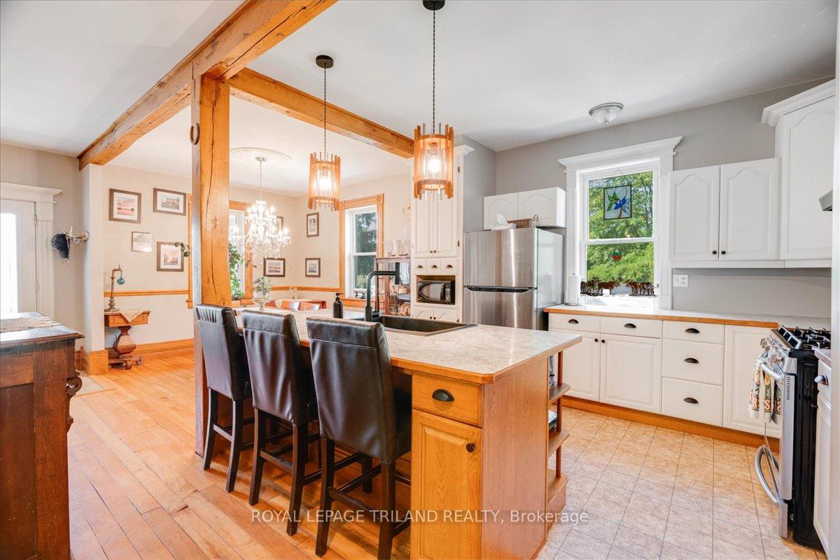 Photo 8 of 23186 Springfield Road, Southwest Middlesex, Rural Southwest Middlesex — HOMEH