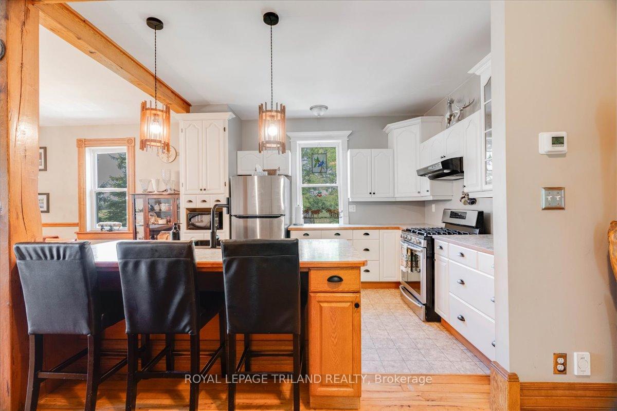 Photo 9 of 23186 Springfield Road, Southwest Middlesex, Rural Southwest Middlesex — HOMEH