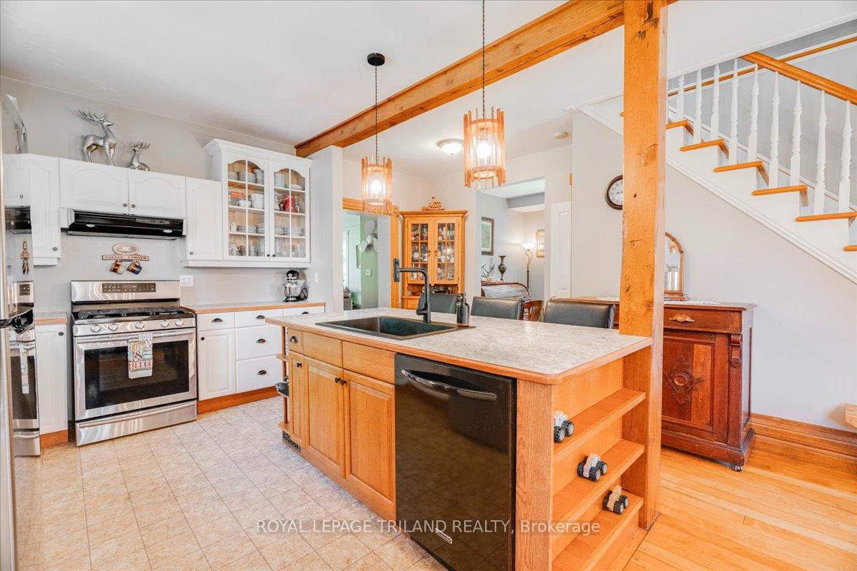 Photo 11 of 23186 Springfield Road, Southwest Middlesex, Rural Southwest Middlesex — HOMEH