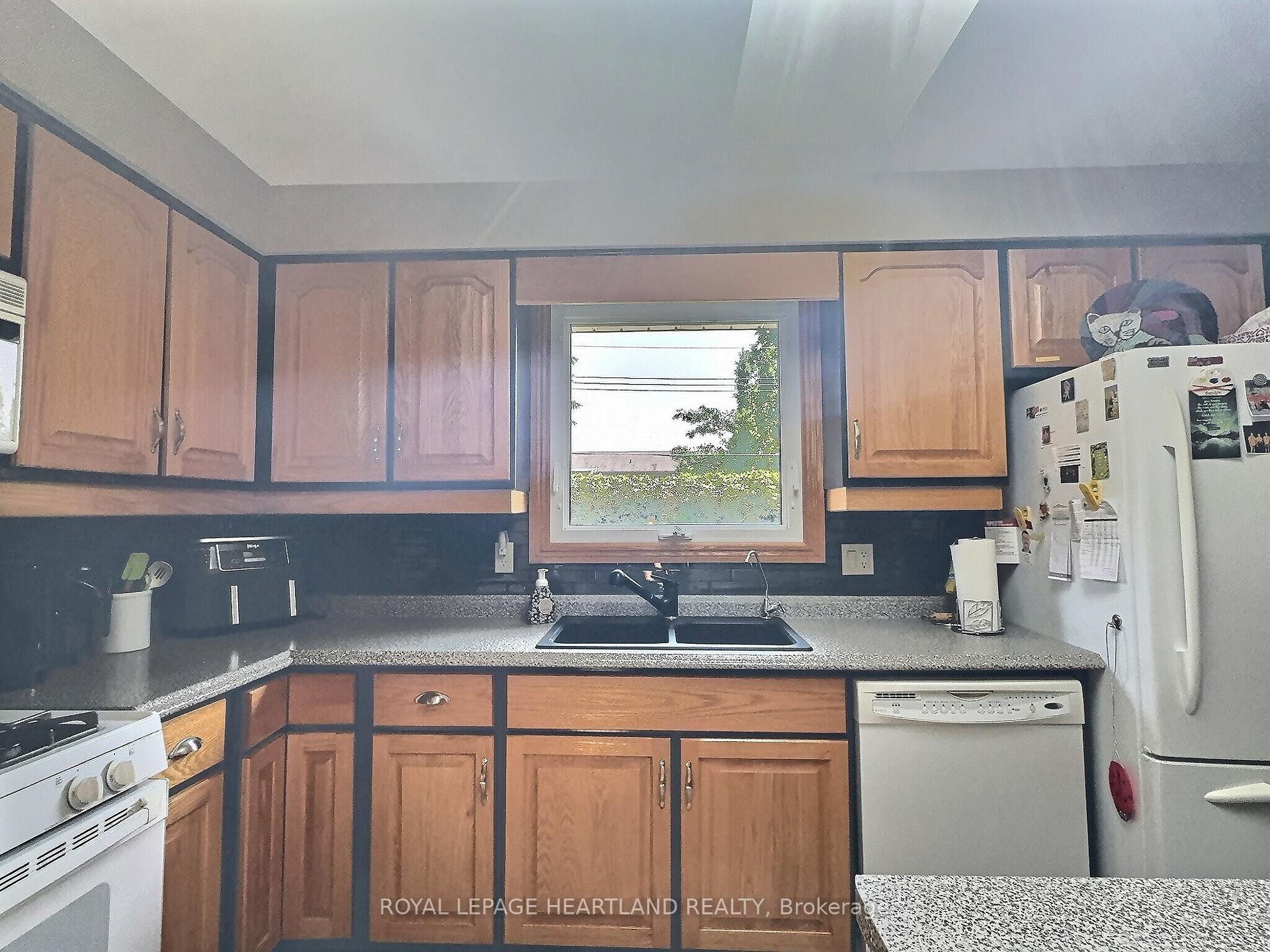 Photo 15 of 261 Churchill Drive, South Huron, Exeter — HOMEH
