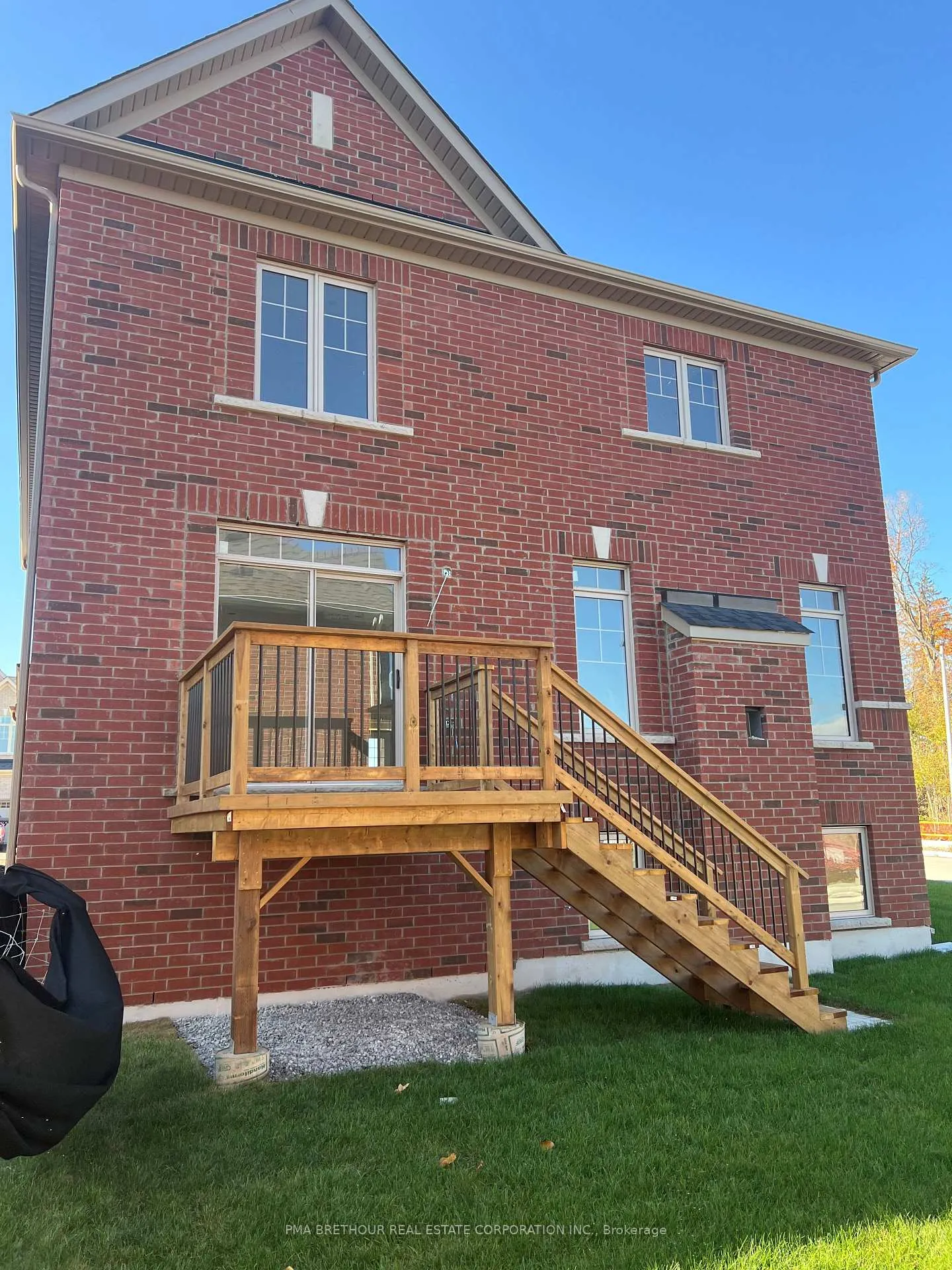 Photo 9 of 3 Holden Court, Scugog, Port Perry — HOMEH