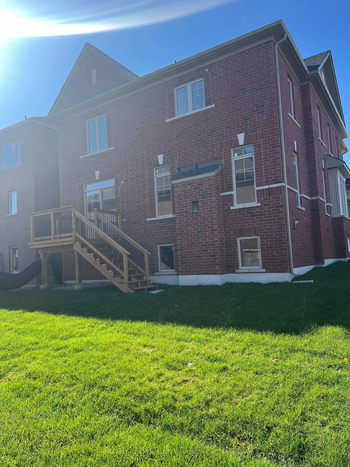 Photo 10 of 3 Holden Court, Scugog, Port Perry — HOMEH