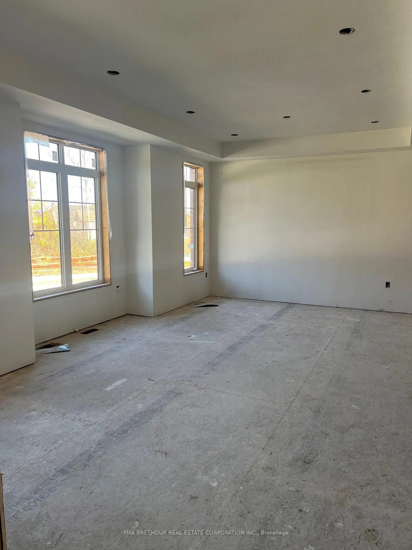 Photo 11 of 3 Holden Court, Scugog, Port Perry — HOMEH