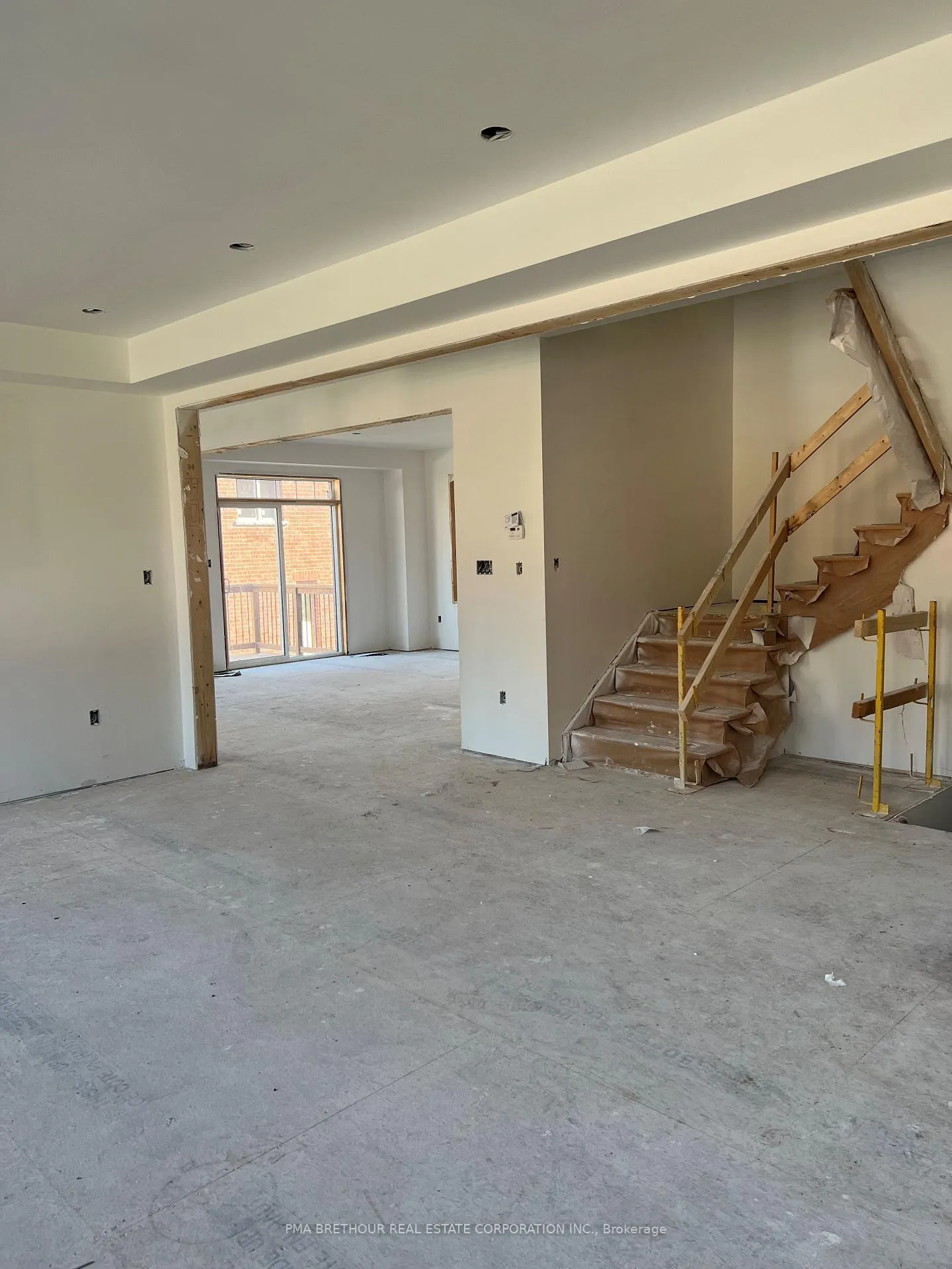 Photo 12 of 3 Holden Court, Scugog, Port Perry — HOMEH