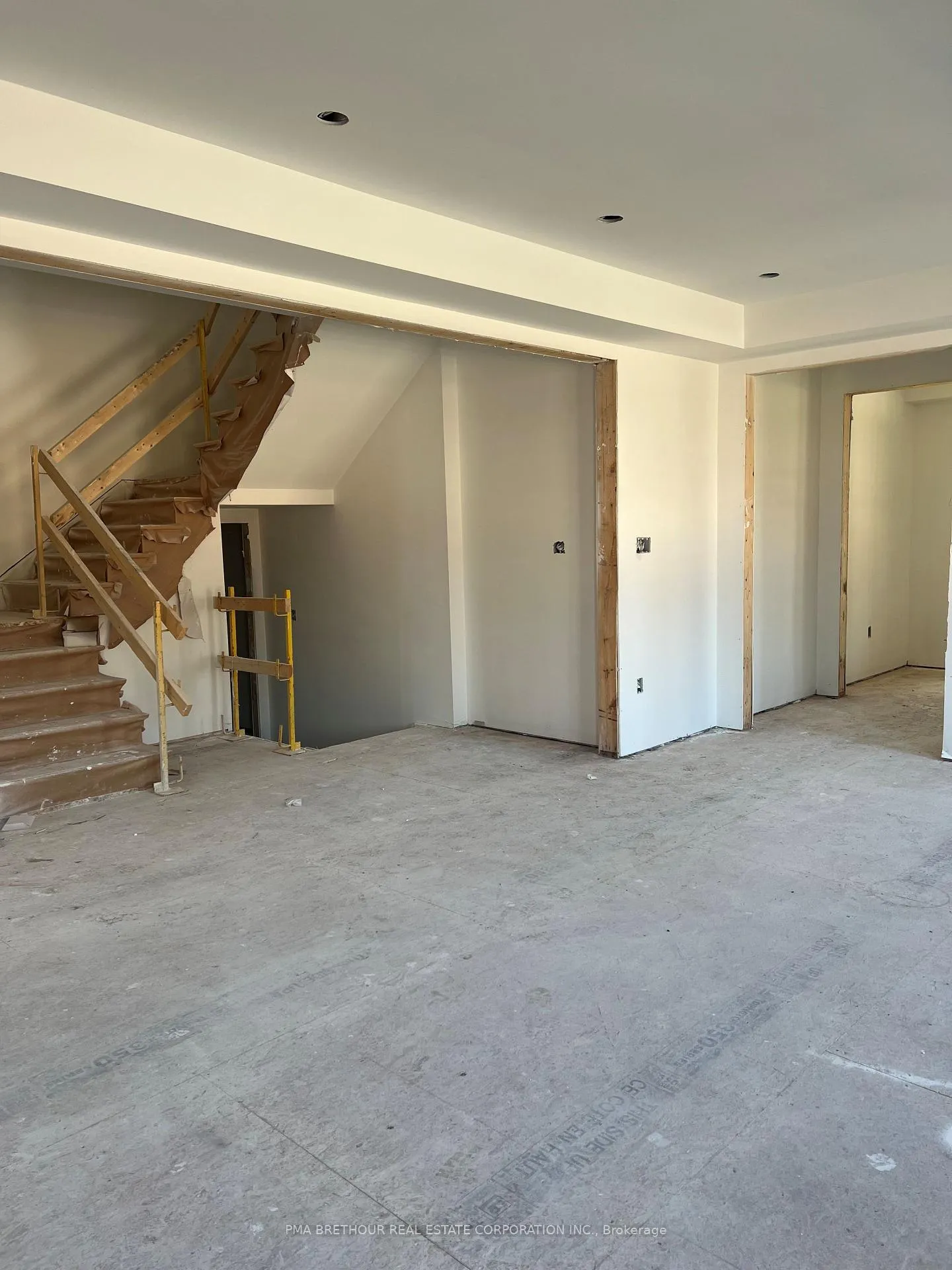 Photo 13 of 3 Holden Court, Scugog, Port Perry — HOMEH