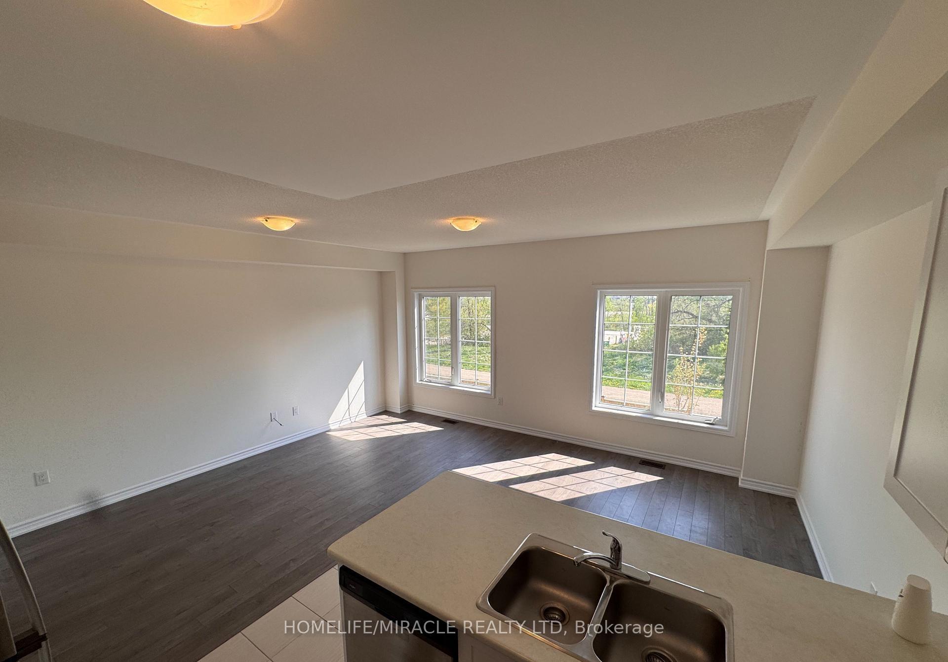 Photo 8 of 118 Winters Way, Shelburne — HOMEH
