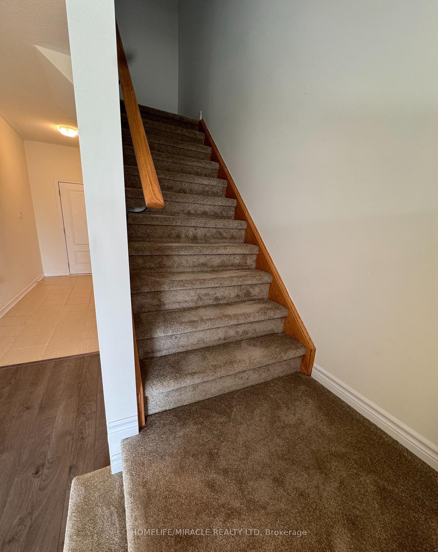 Photo 16 of 118 Winters Way, Shelburne — HOMEH