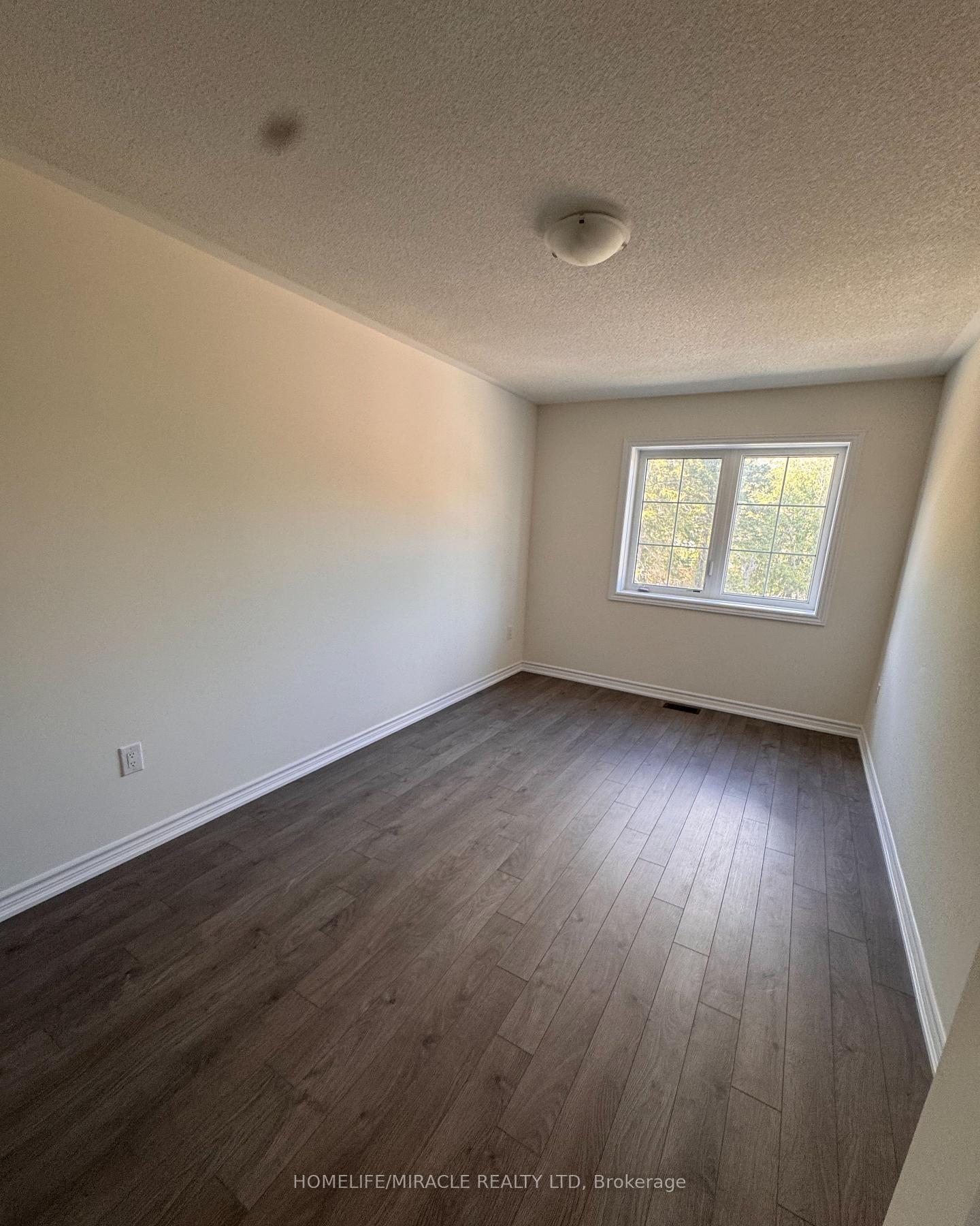 Photo 22 of 118 Winters Way, Shelburne — HOMEH