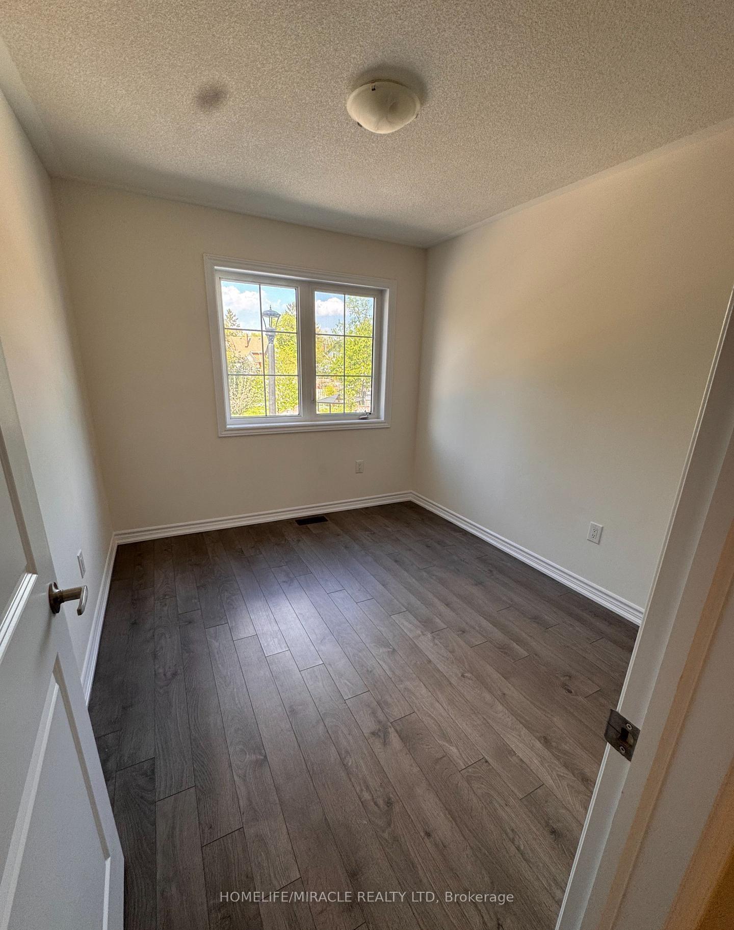 Photo 25 of 118 Winters Way, Shelburne — HOMEH