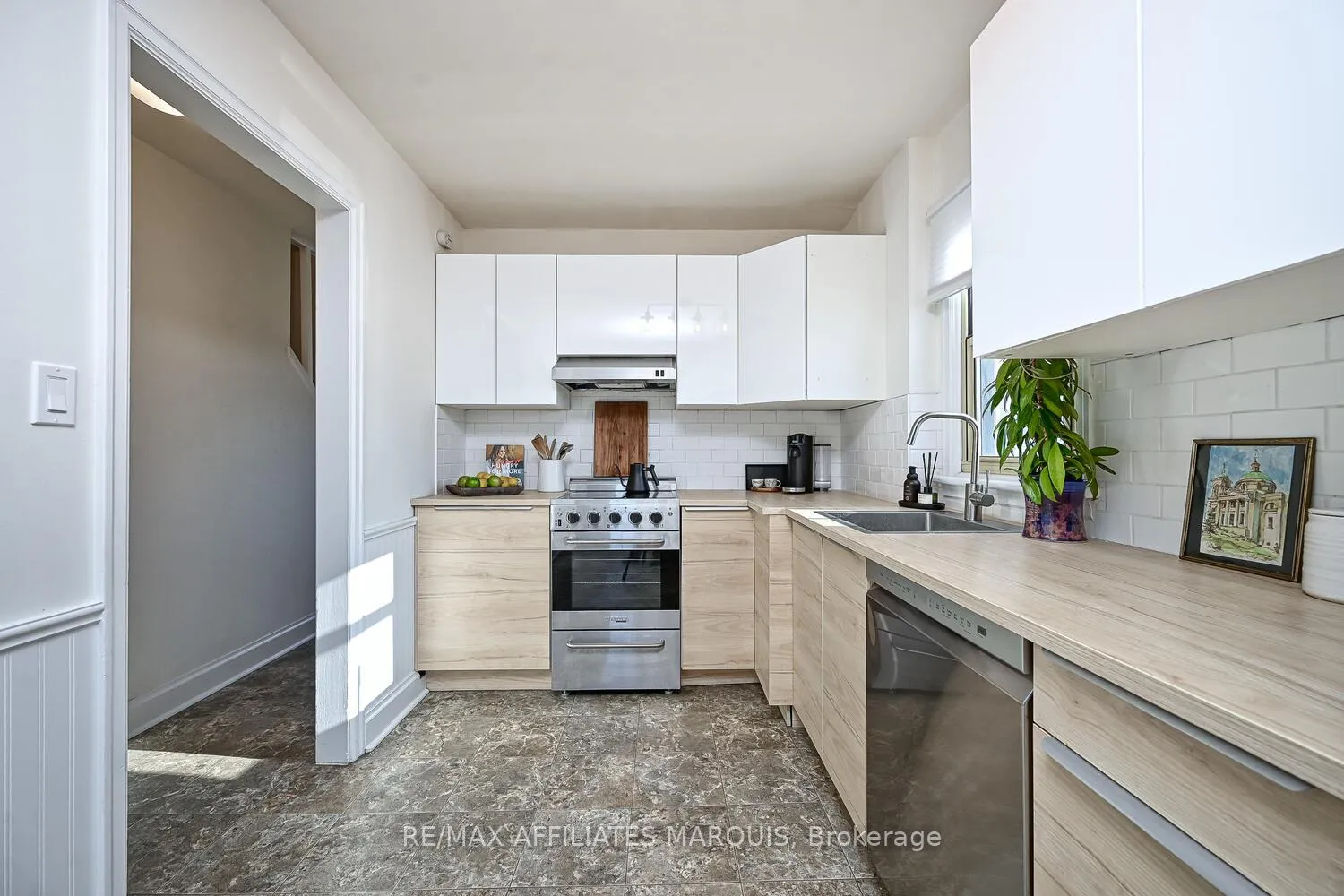 Photo 18 of 157 Elmsley Street N, Smiths Falls — HOMEH
